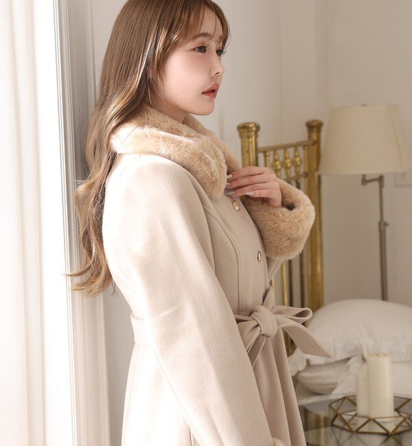  「【サイズ展開あり】襟/袖ファーマルチリボンロングコート」|その他|