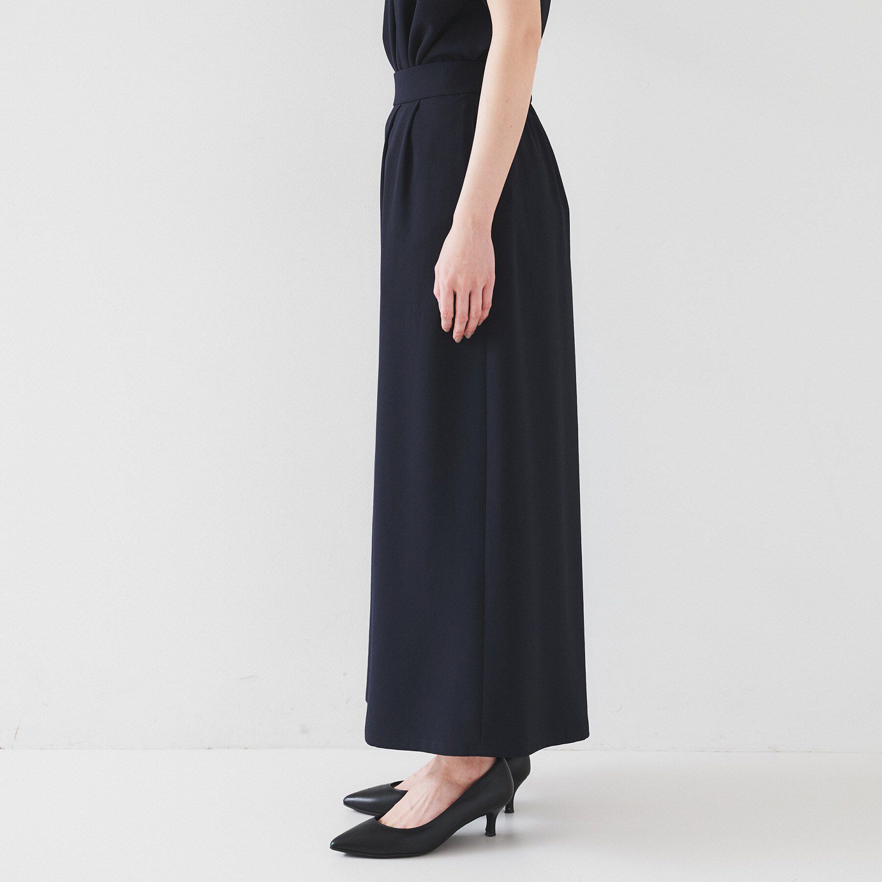 UNTITLED「【セットアップ可/接触冷感/イージーケア】リラクミスト タックワイドパンツ」|その他|