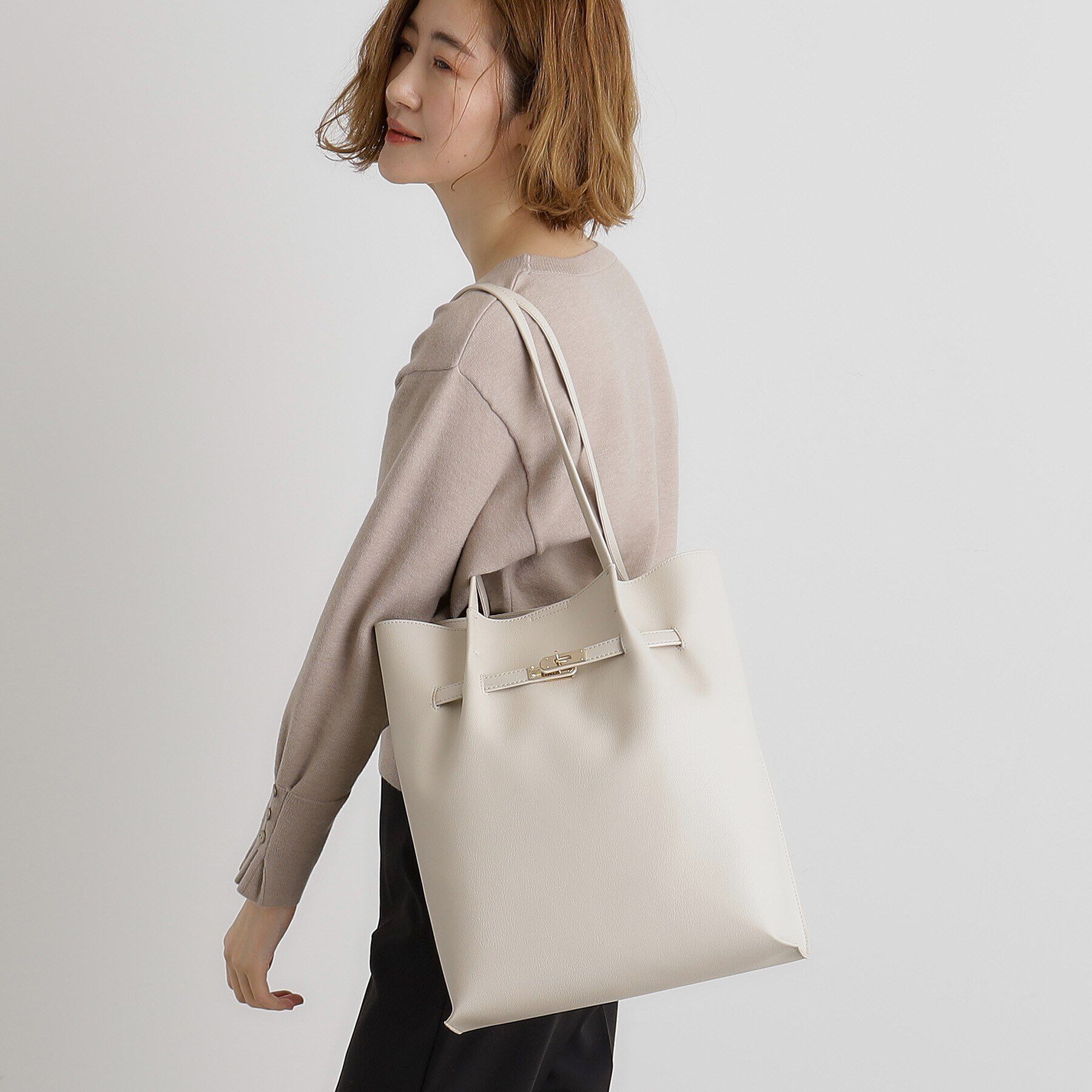 grove「【A4】ベルトタックハンドルトート」|トートバッグ|