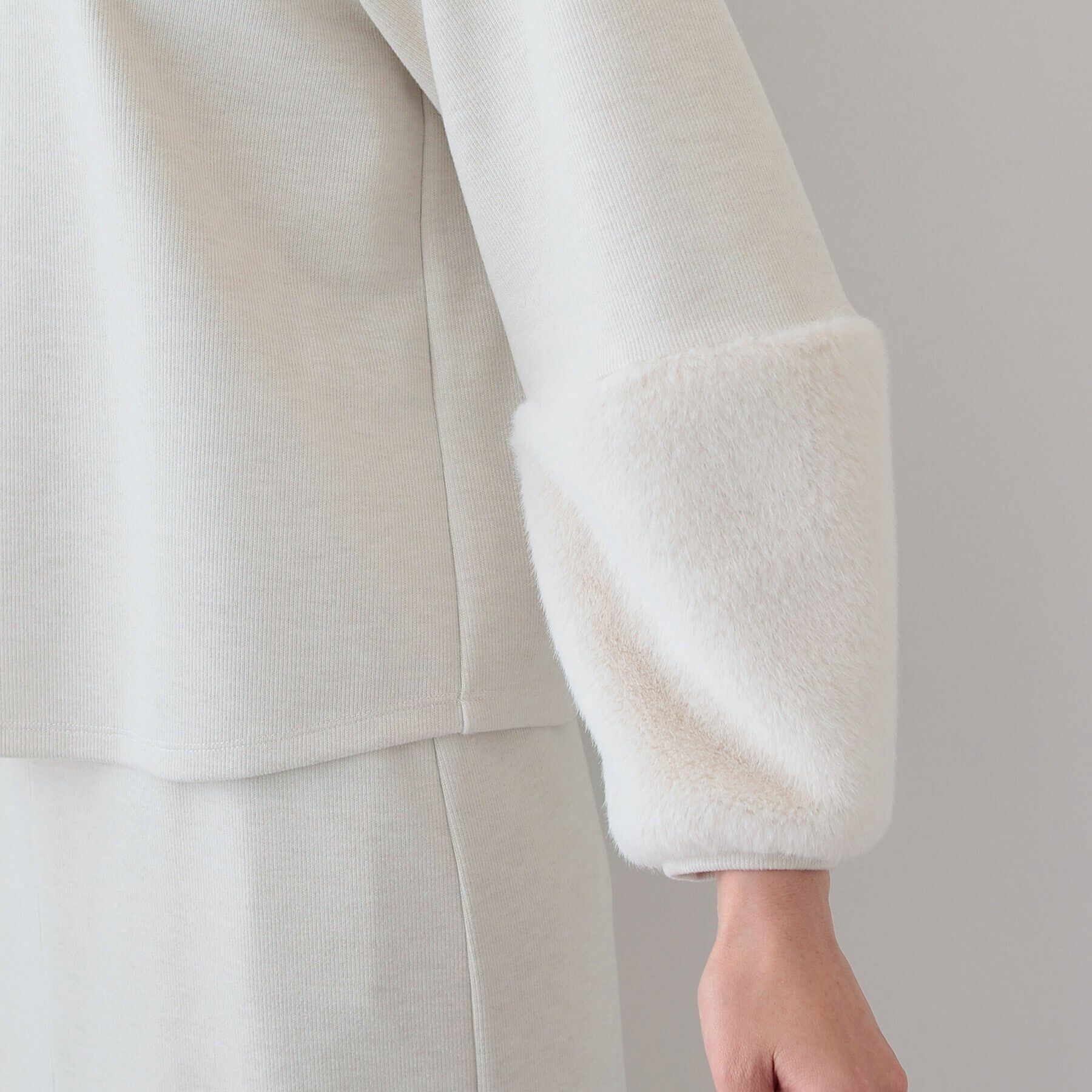 INDIVI「【洗える／UVケア／SETUP可能】メランジ調フェイクファー切り替えトップス」|Tシャツ・カットソー|