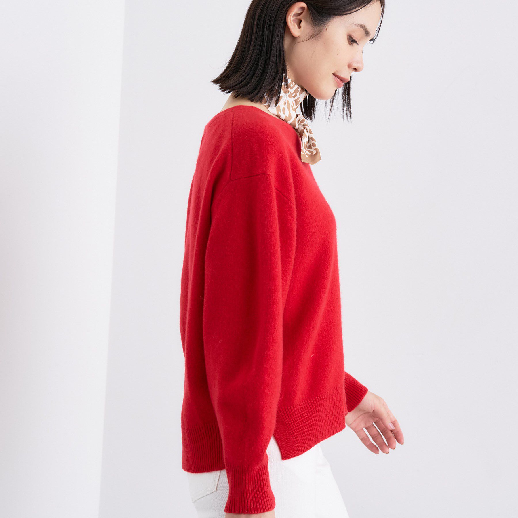 INDIVI「【洗える／カシミヤ混】ミドルゲージVネックニット」|ニット・セーター|