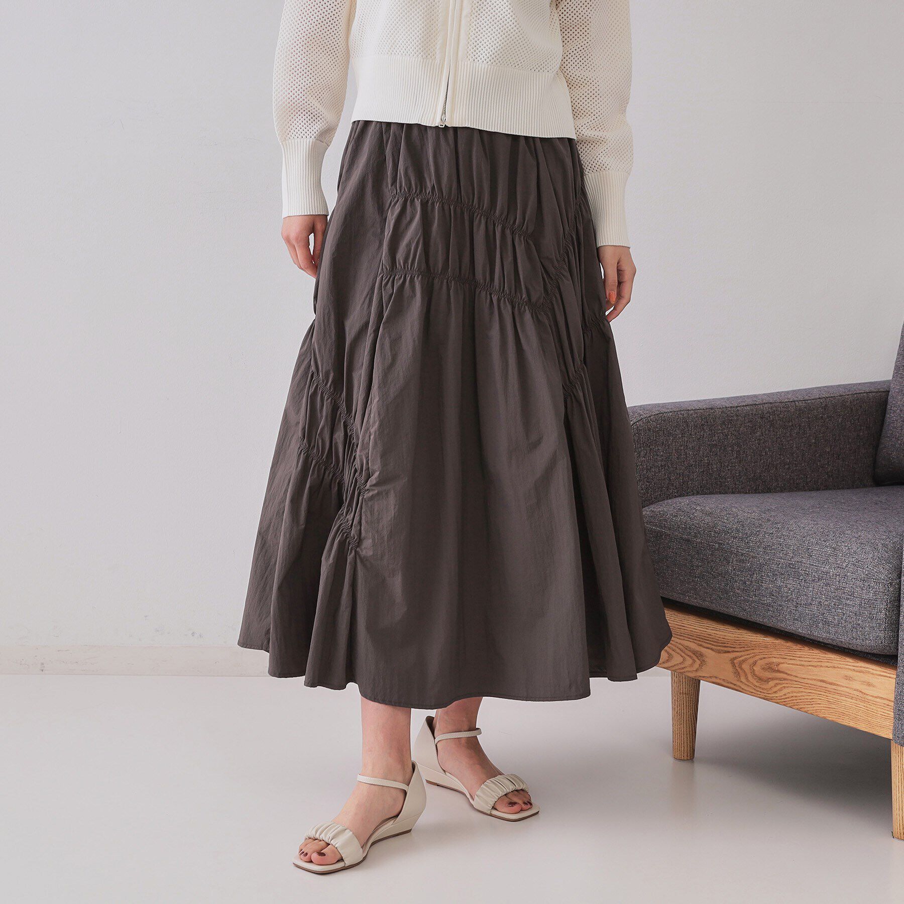 OPAQUE.CLIP「シャーリングアシメフレアスカート【洗濯機洗い可】」|スカート|チャコールグレー(0