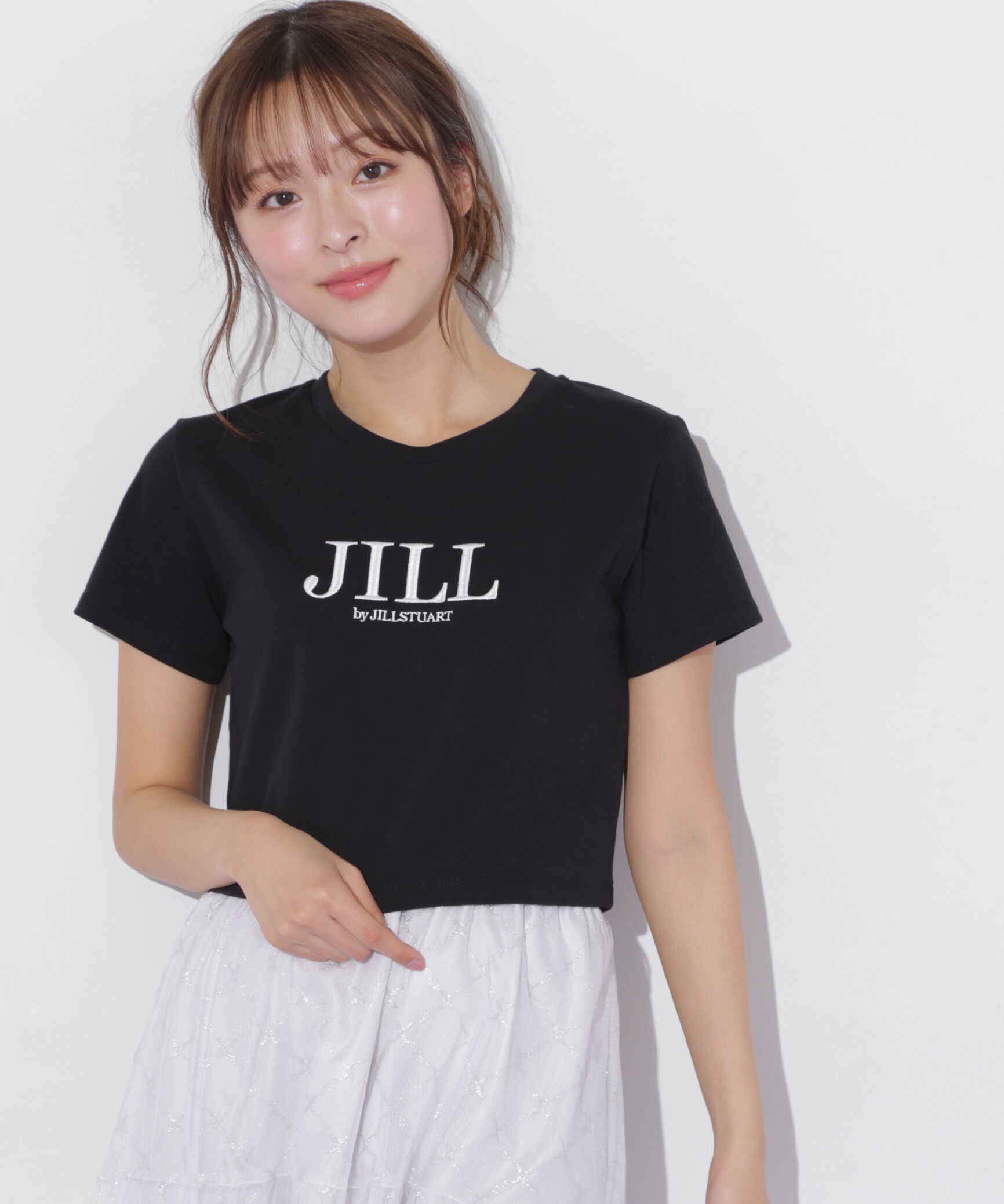  「ショート丈刺繍ロゴTシャツオーガニックコットン」|Tシャツ・カットソー|
