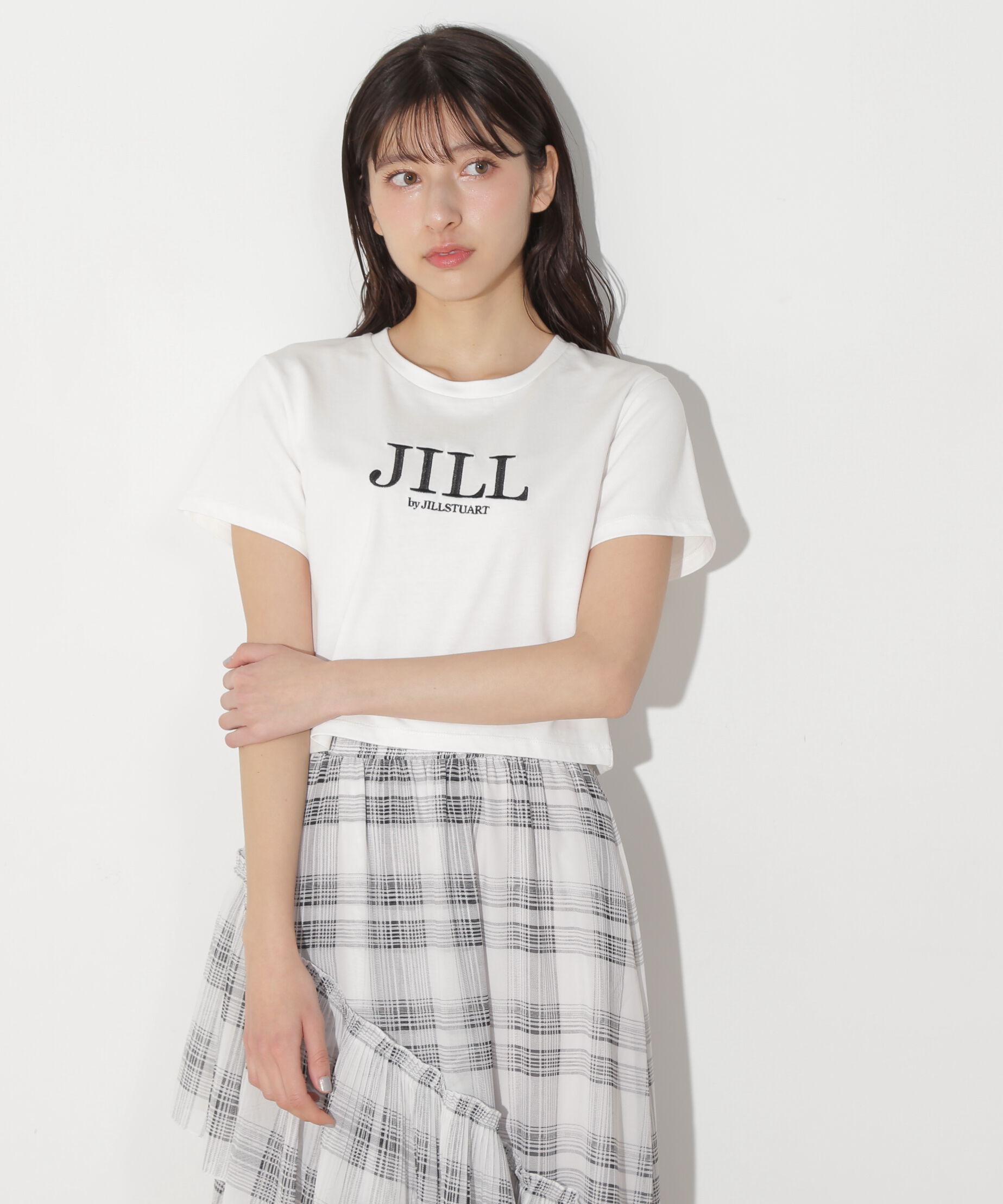  「ショート丈刺繍ロゴTシャツオーガニックコットン」|Tシャツ・カットソー|