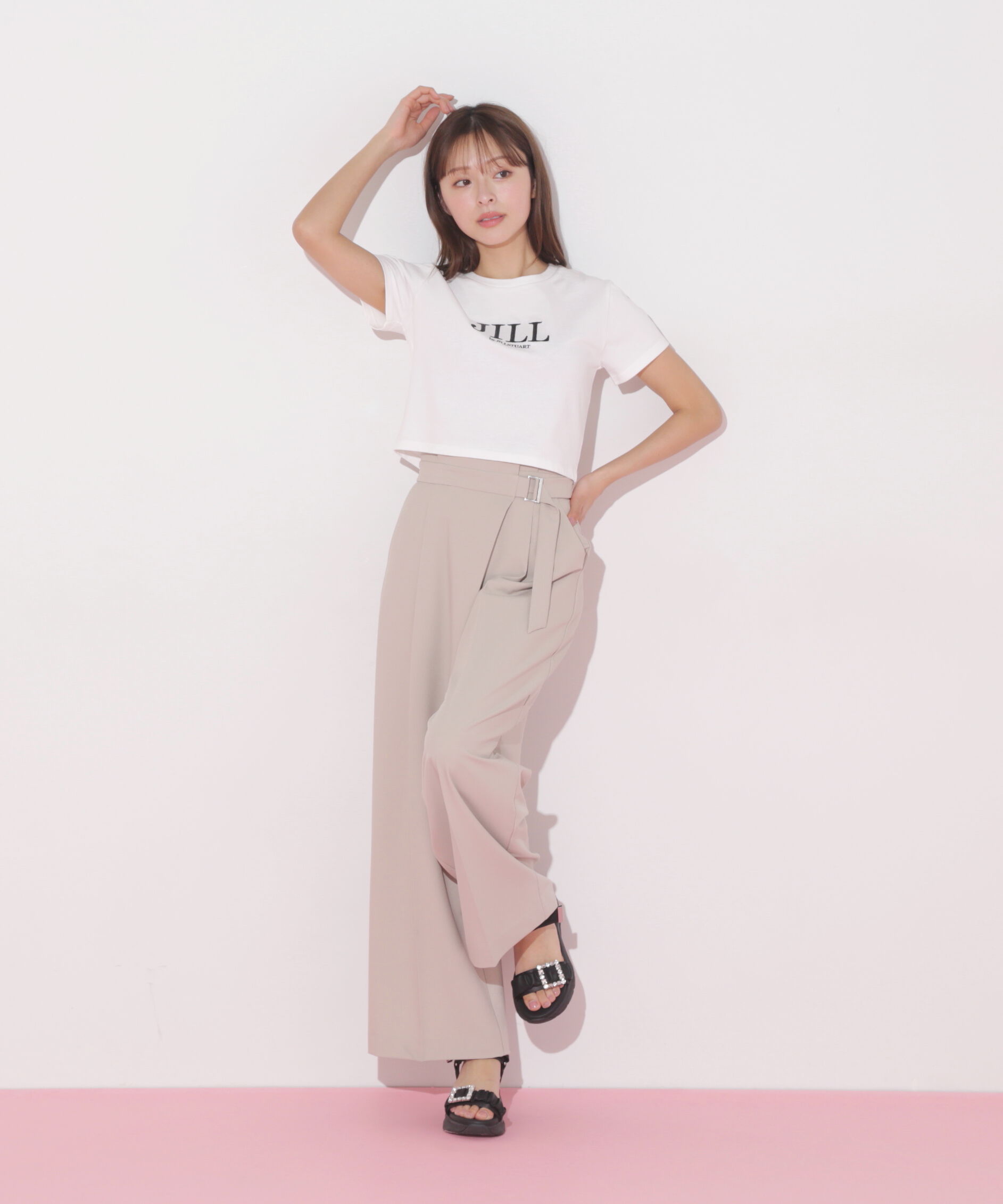  「ショート丈刺繍ロゴTシャツオーガニックコットン」|Tシャツ・カットソー|