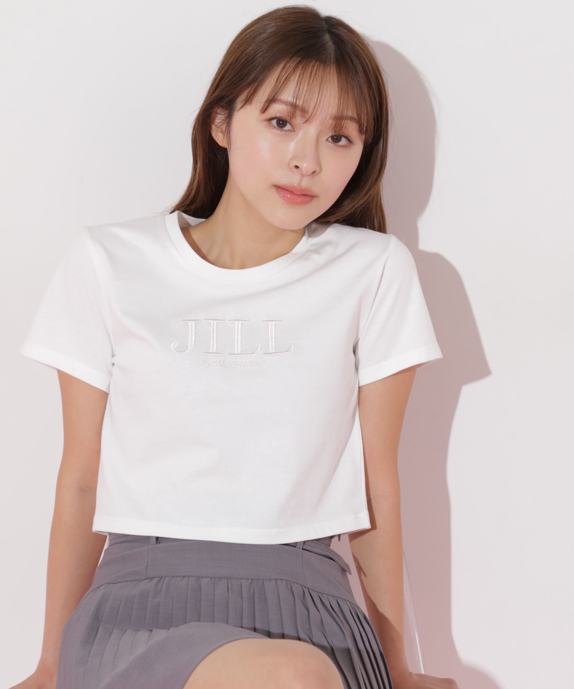  「ショート丈刺繍ロゴTシャツオーガニックコットン」|Tシャツ・カットソー|