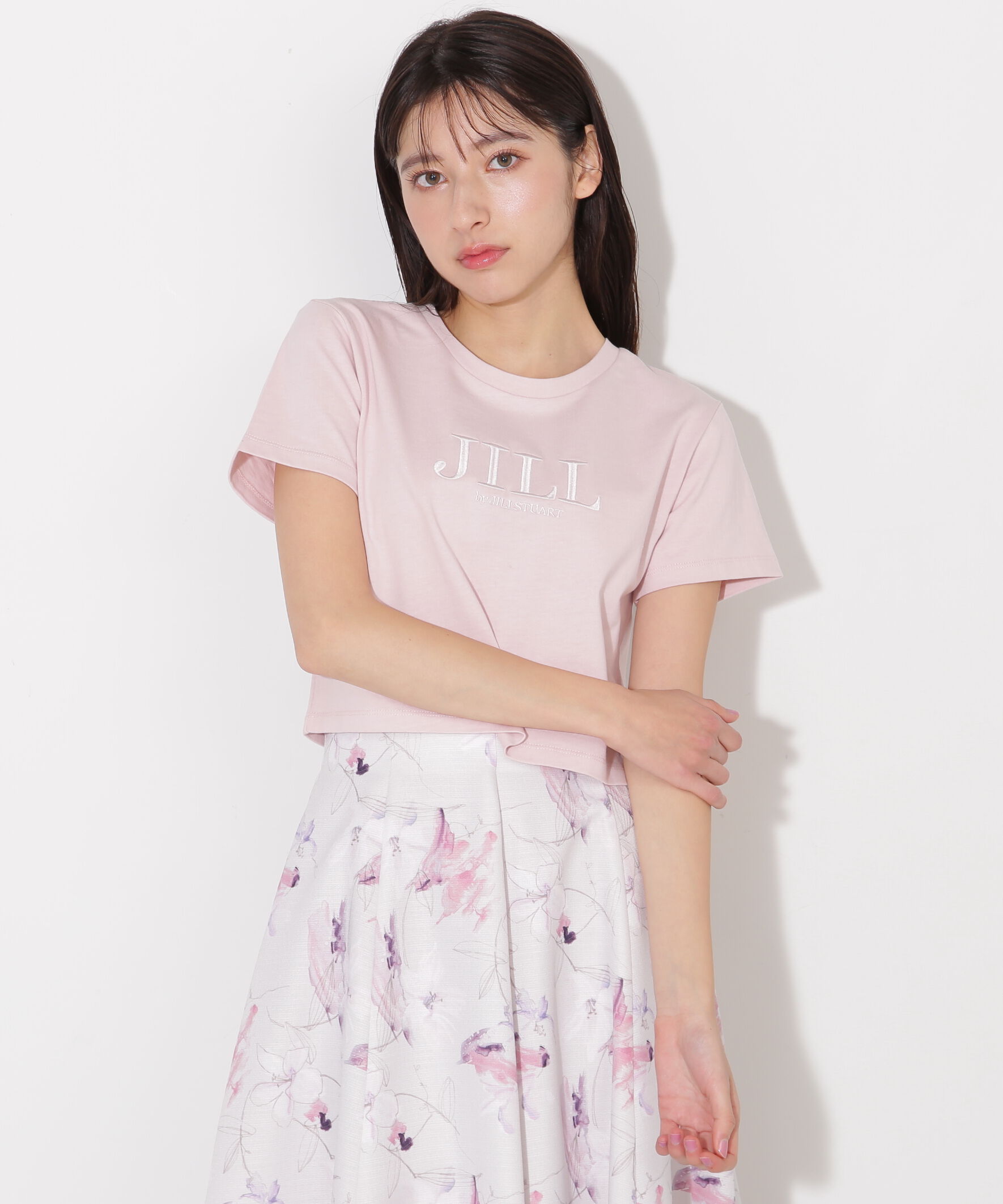  「ショート丈刺繍ロゴTシャツオーガニックコットン」|Tシャツ・カットソー|