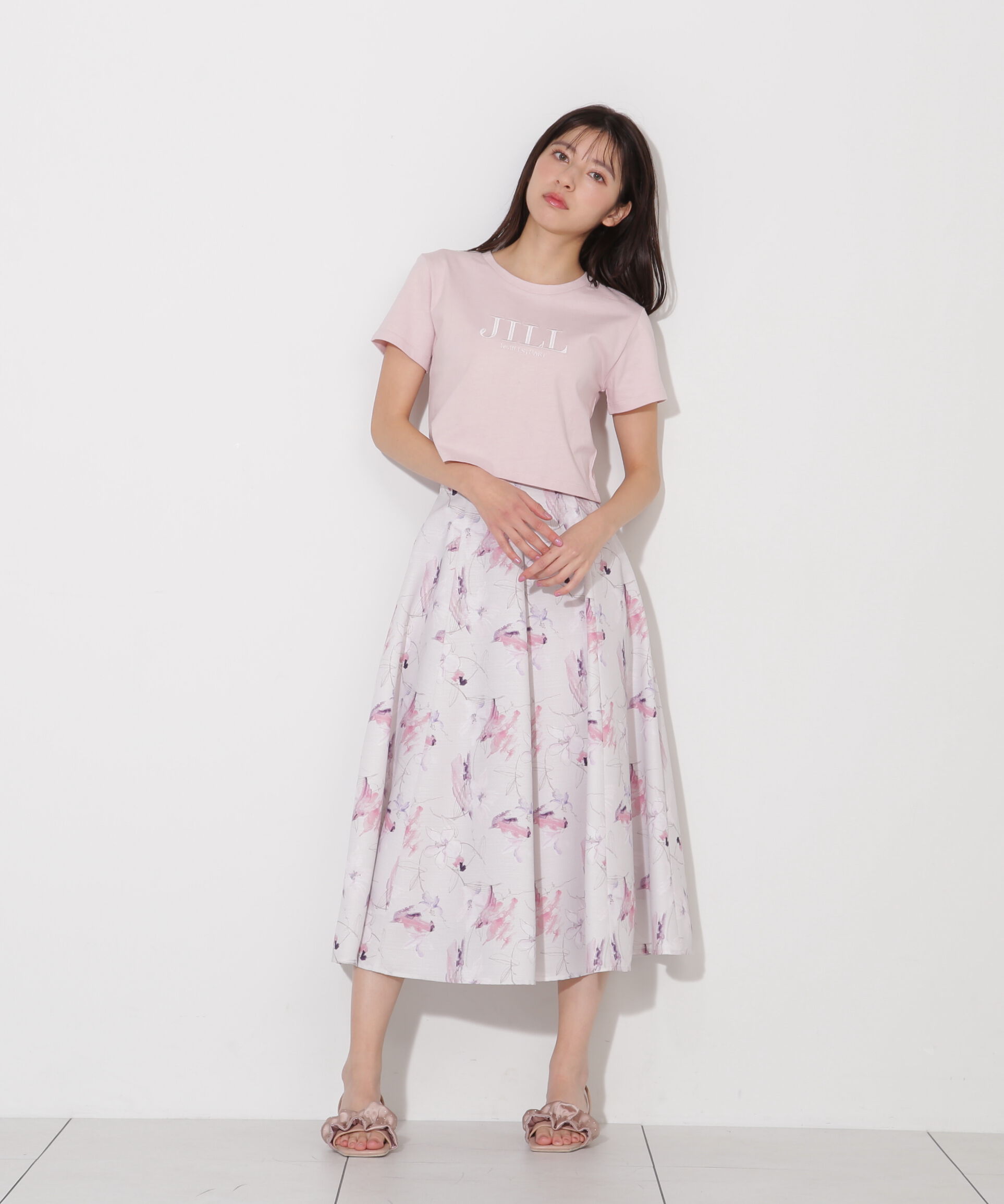  「ショート丈刺繍ロゴTシャツオーガニックコットン」|Tシャツ・カットソー|