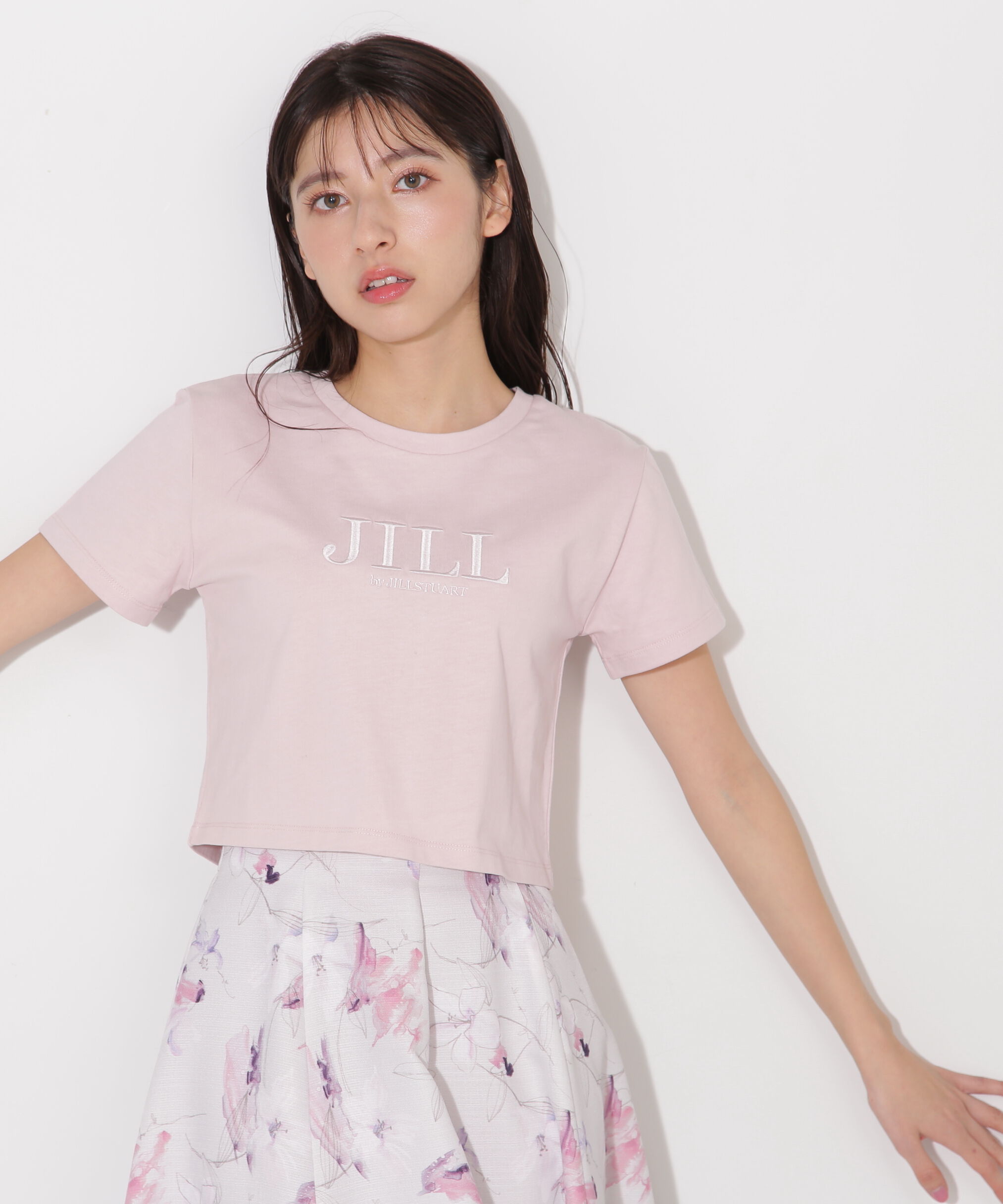  「ショート丈刺繍ロゴTシャツオーガニックコットン」|Tシャツ・カットソー|