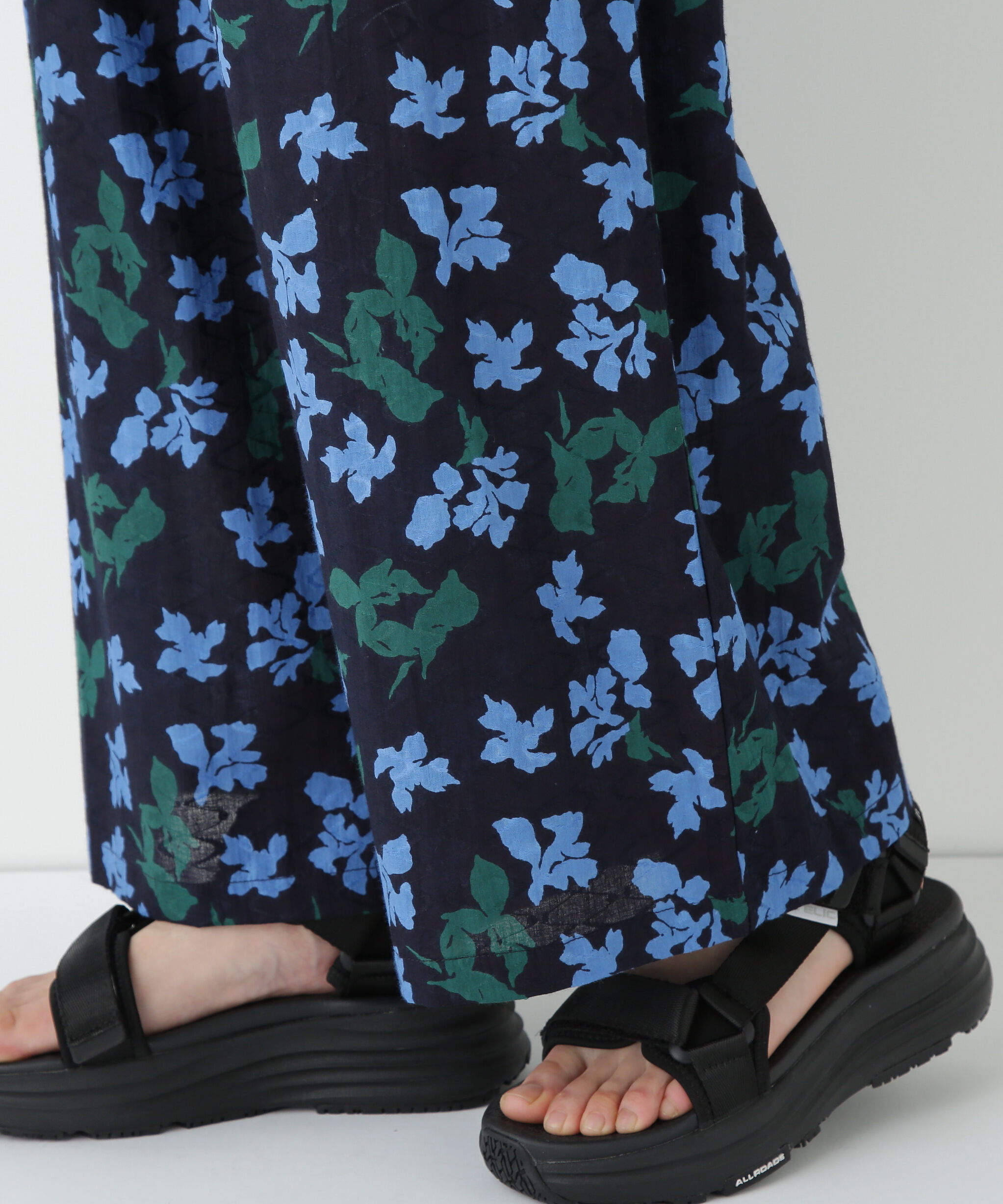  「◆インドドビーリーフプリントイージーセミワイドパンツ」|その他|