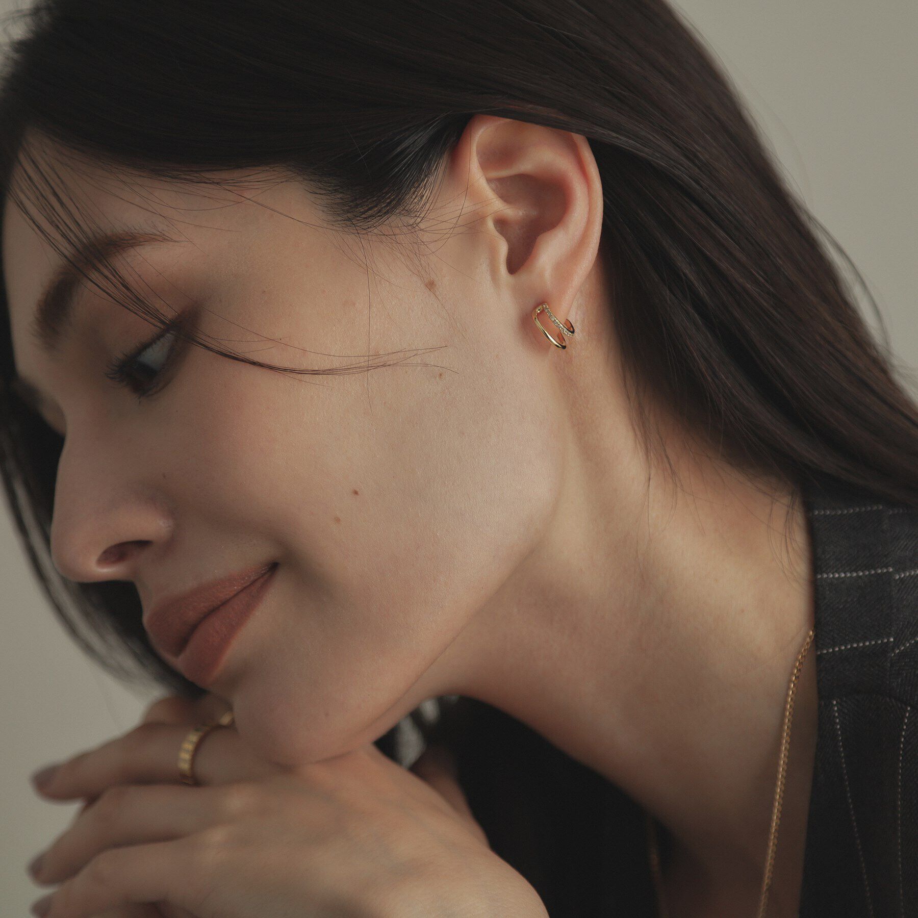 COCOSHNIK「K18ダイヤモンド スリットフープ スタッドピアス」|ピアス|