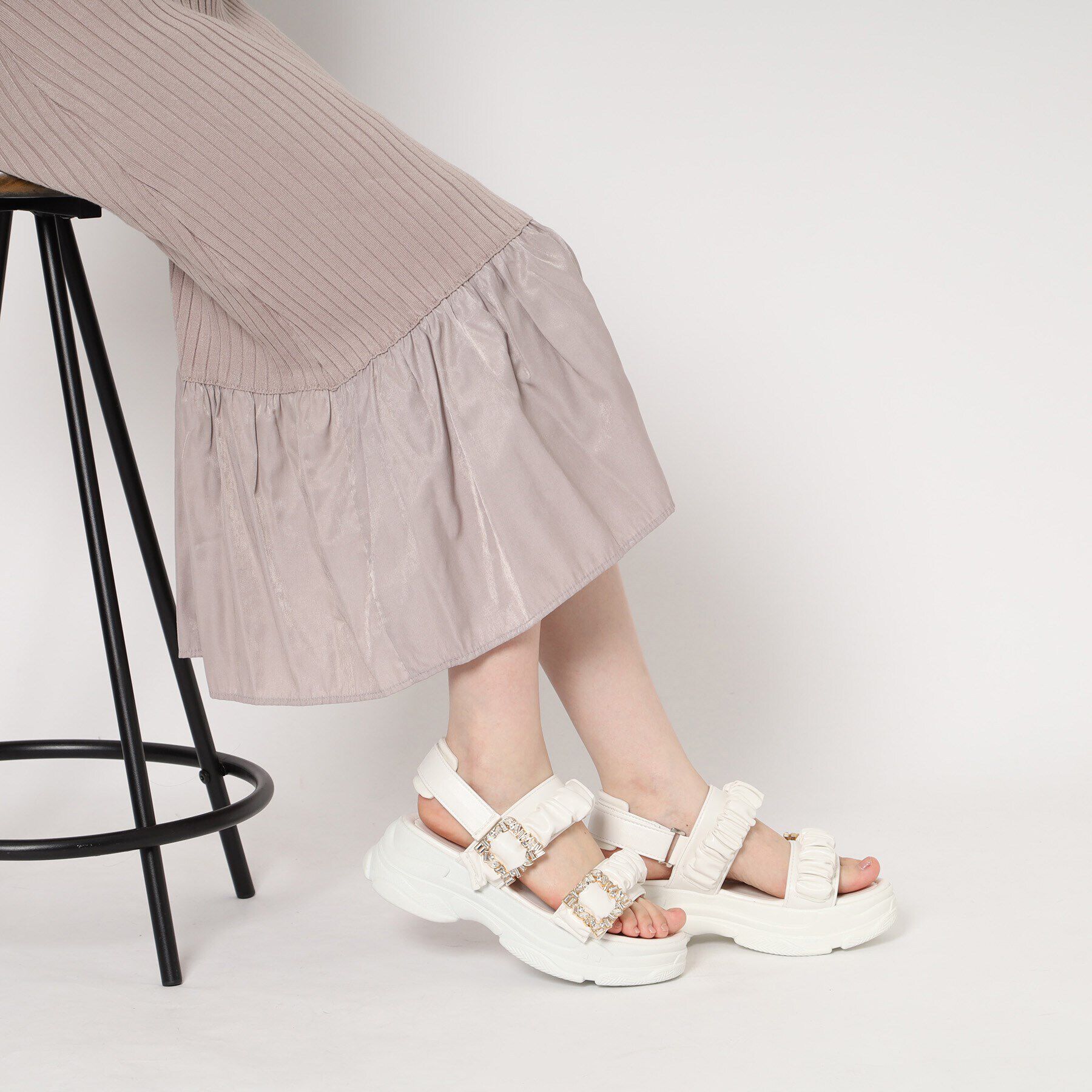 csT&P「厚底 ギャザーベルトビジューバックルサンダル」|サンダル|