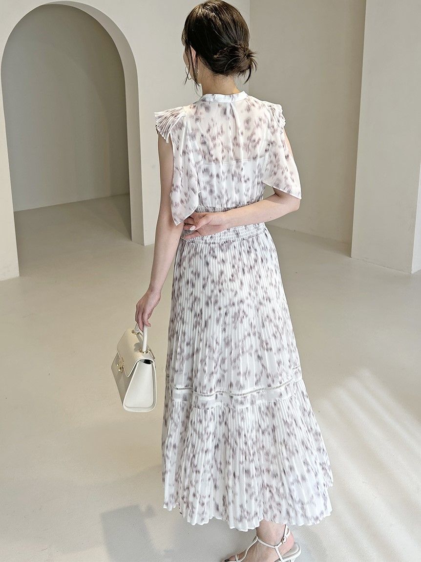 SNIDEL「Sustainableヘアラインフラワープリントワンピース」|ワンピース|