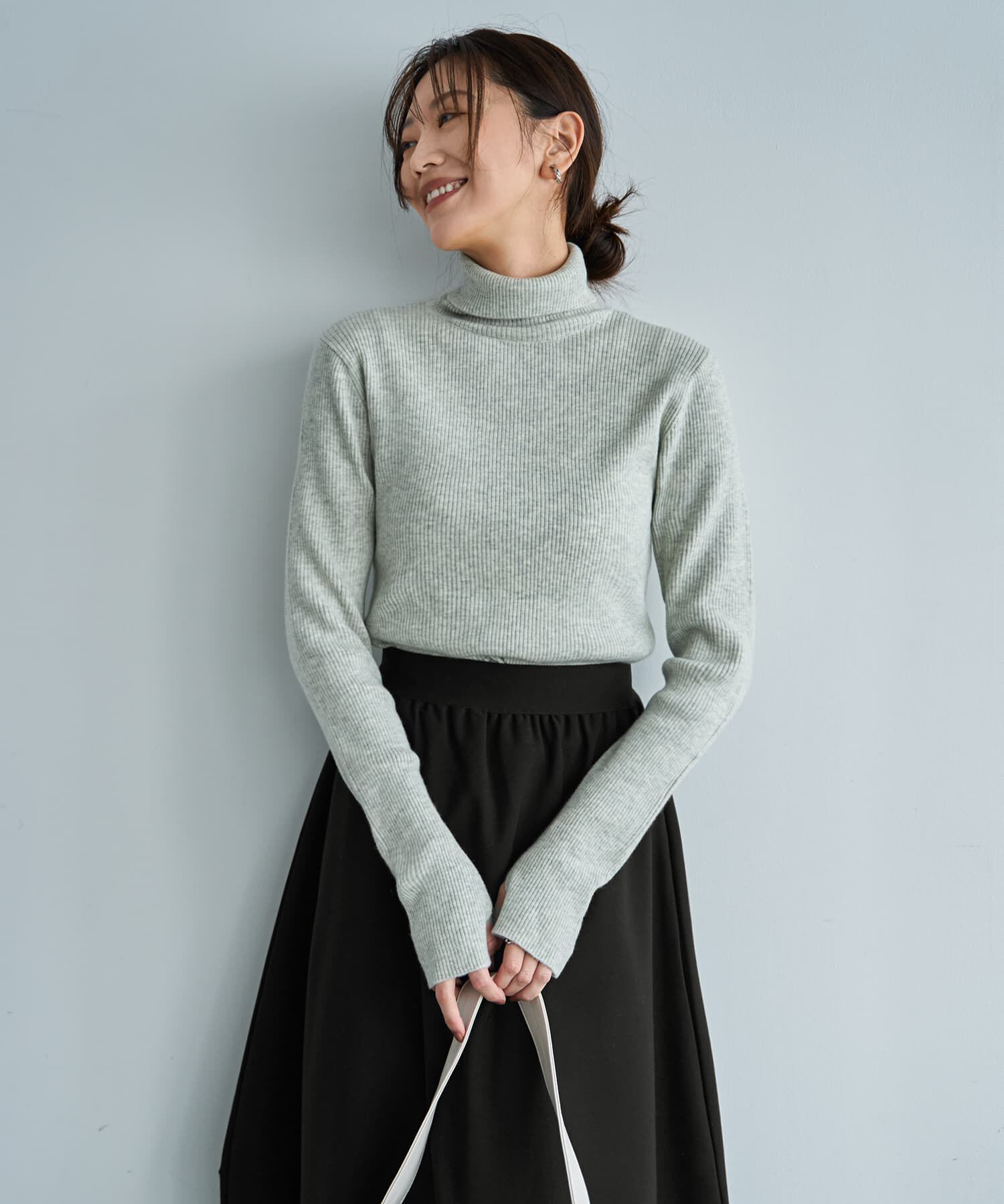 STYLE DELI「柔らかなカシミヤ混リブ編みタートルニット」|ニット・セーター|ライトグレー