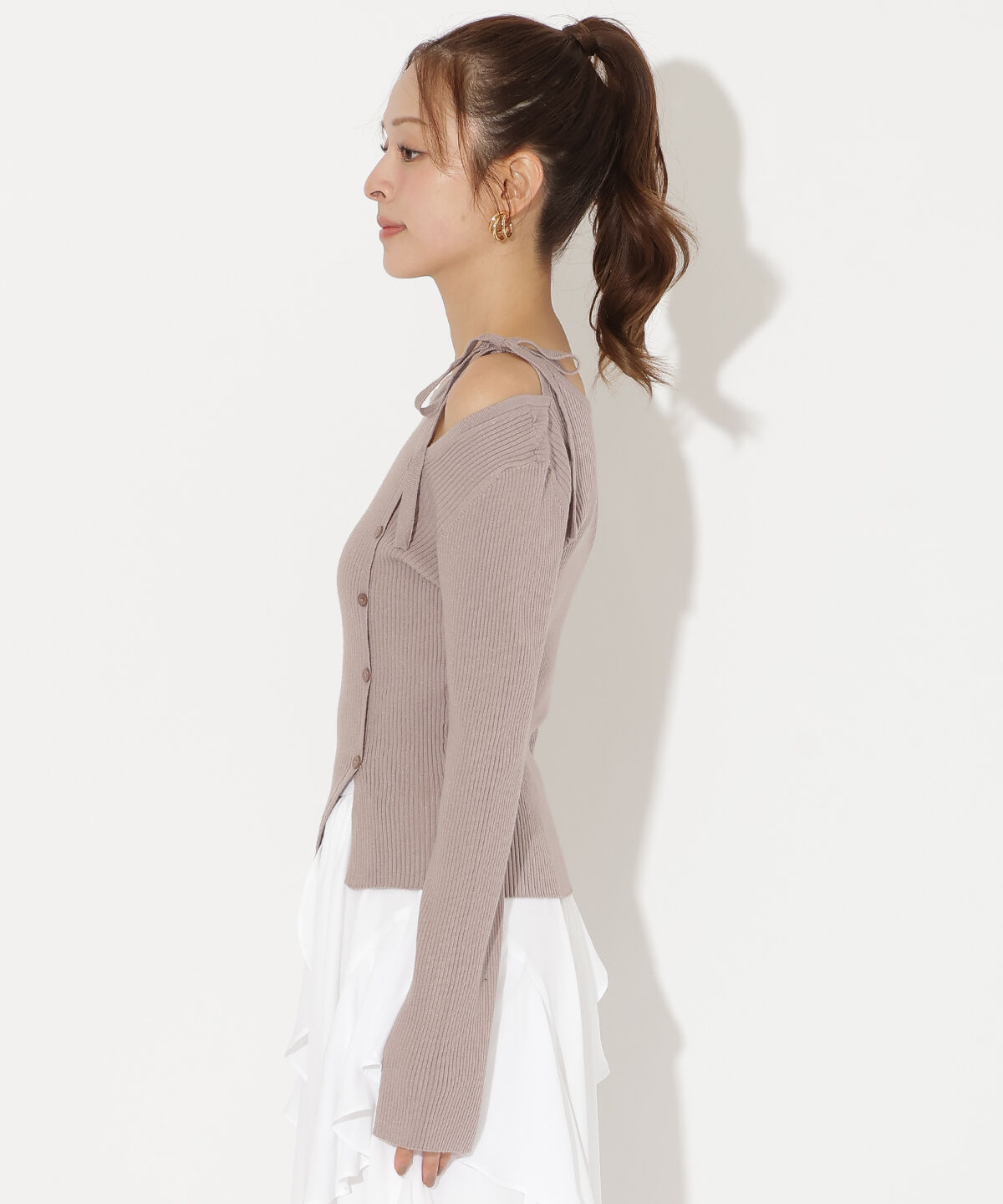 アンドクチュール「アシメリボンスリットプルオーバー」|ニット・セーター|