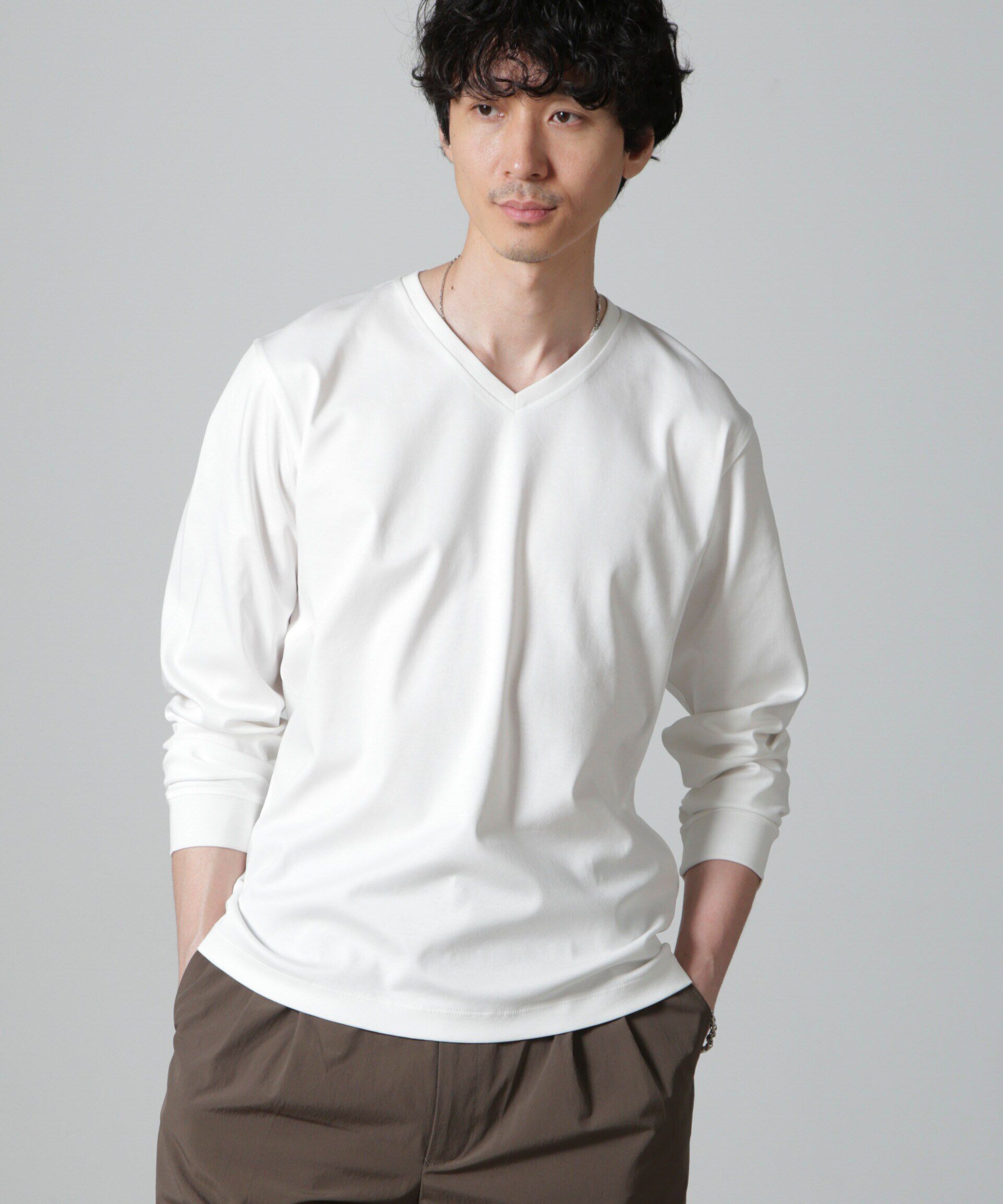 nano･universe「アンチスメルＶネックTシャツ 長袖」|Tシャツ・カットソー|ホワイト