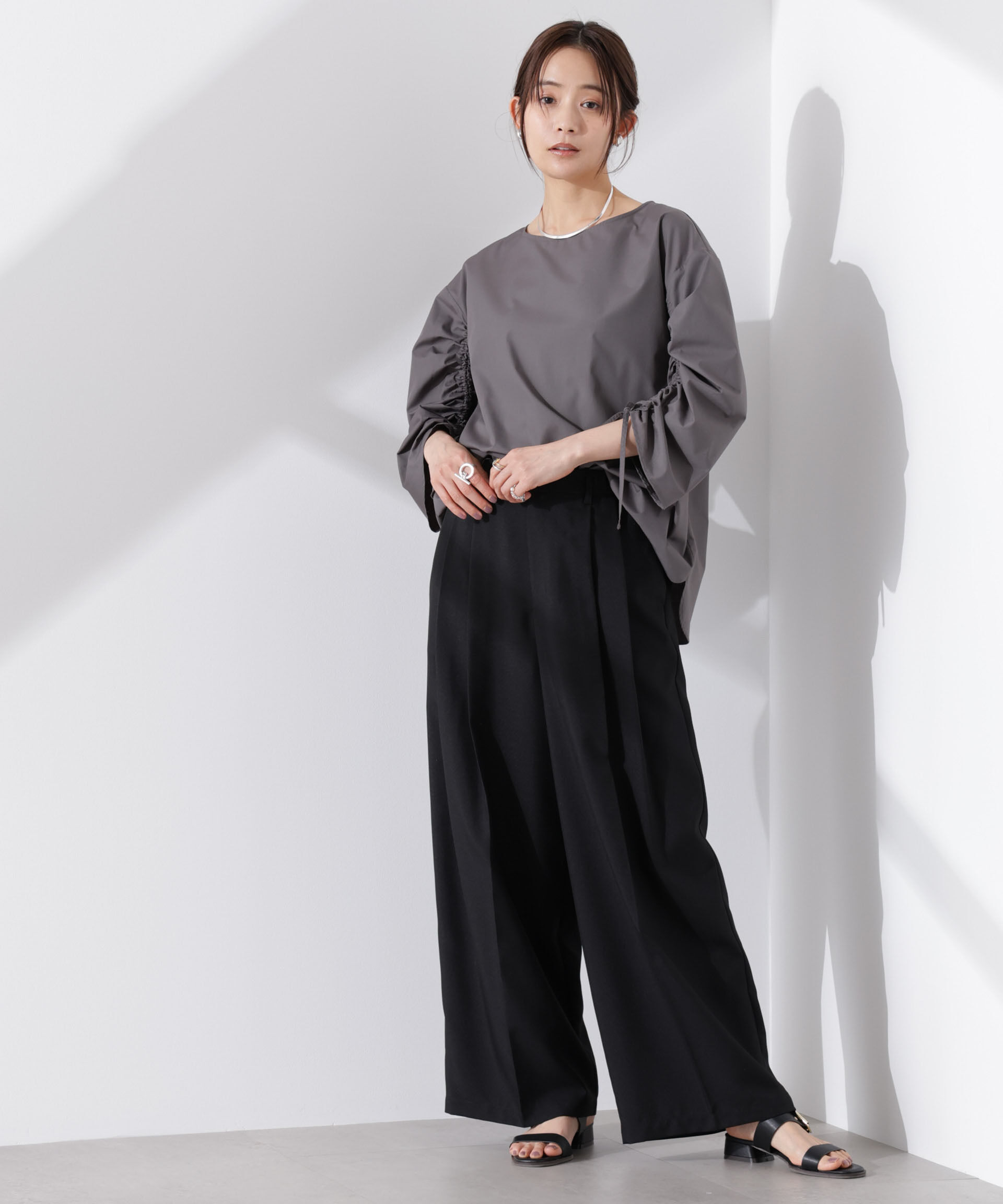 nano･universe「ドロストギャザースリーブプルオーバーシャツ」|シャツ・ブラウス|