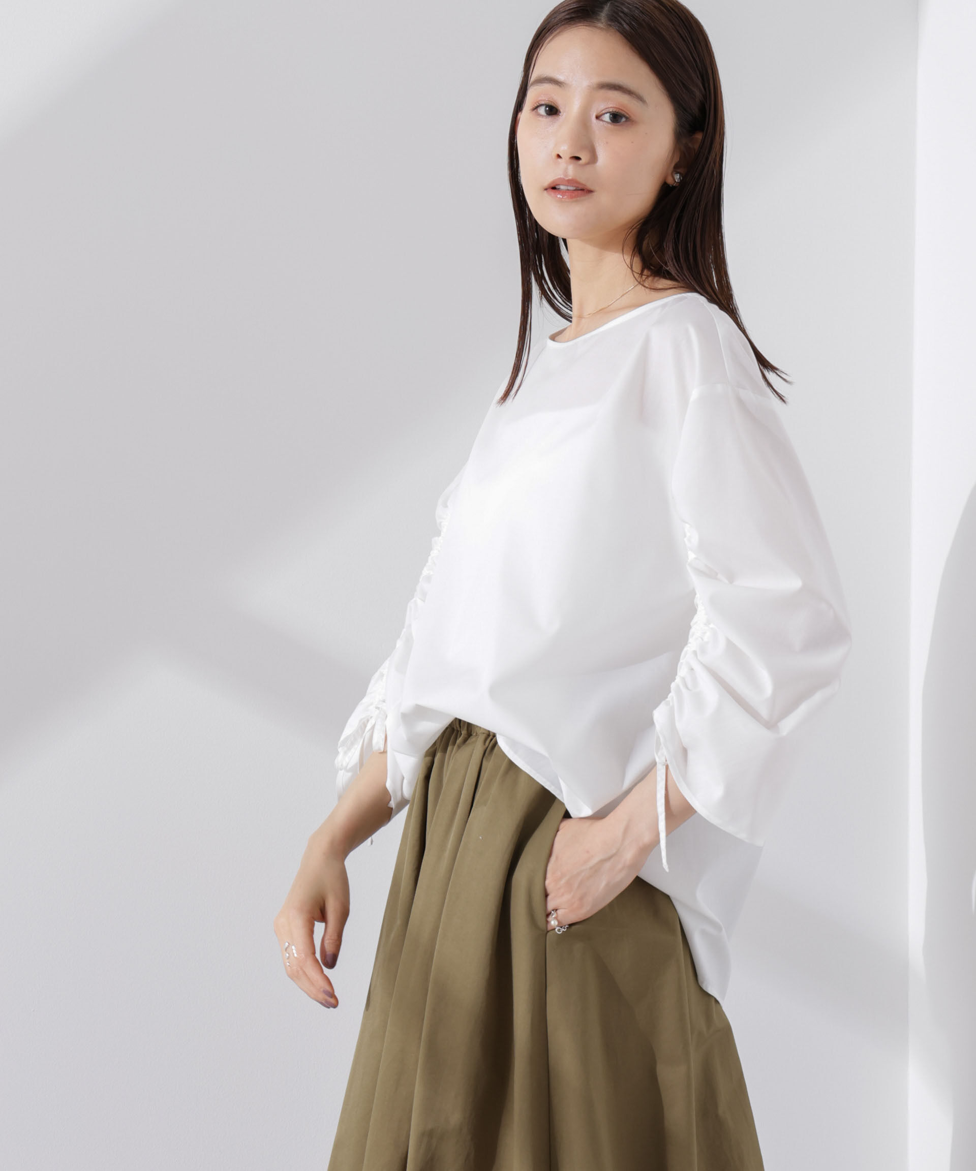 nano･universe「ドロストギャザースリーブプルオーバーシャツ」|シャツ・ブラウス|