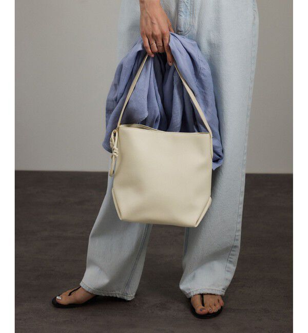 SALON adam et rope'「スプリットレザーミドルトートバッグ/バケットバッグ［WEB限定カラー/チャーム付き］」|ショルダー・メッセンジャー|