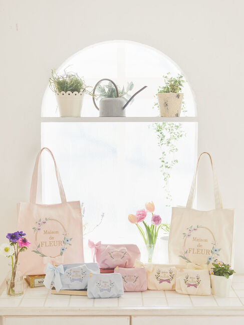 Maison de FLEUR「フラワー刺繍ポーチ」|ポーチ|