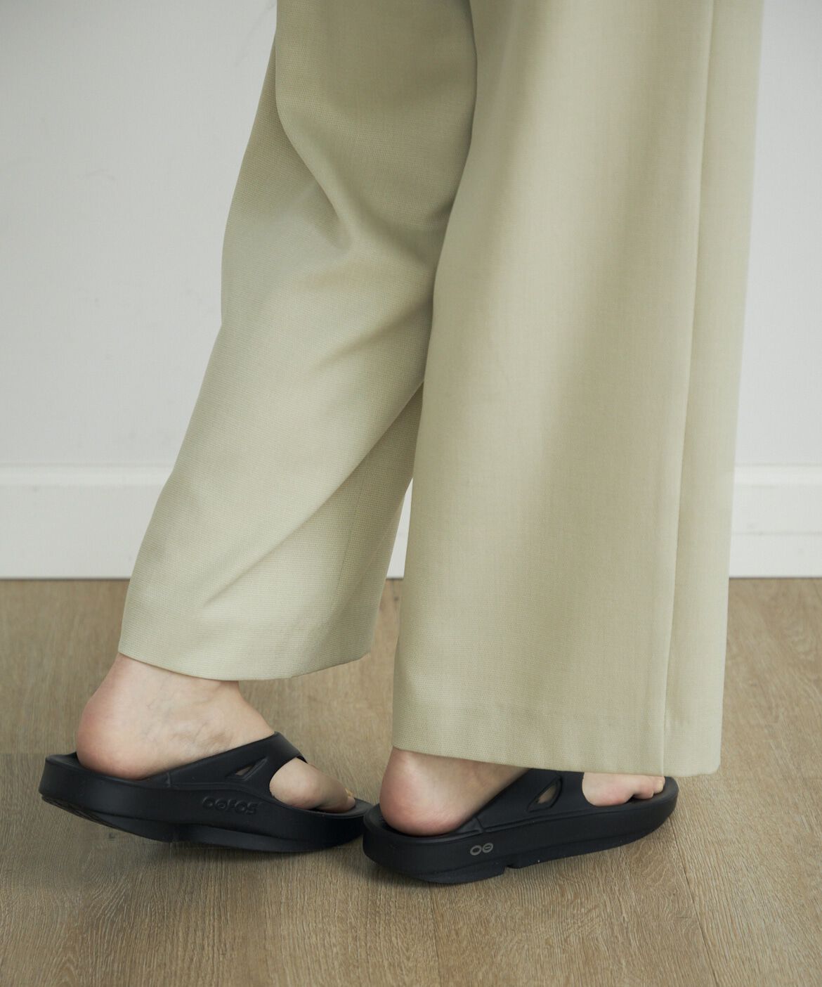 INED「Ooriginalサンダル《OOFOS》」|サンダル|