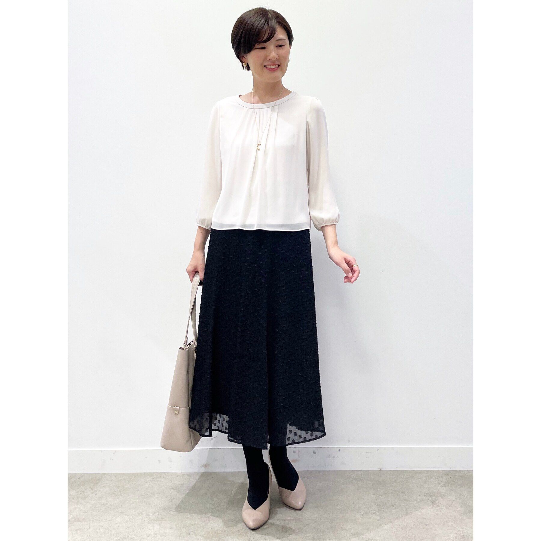 Reflect「【ジャケットのインナーにおすすめ】タックディティールブラウス」|シャツ・ブラウス|