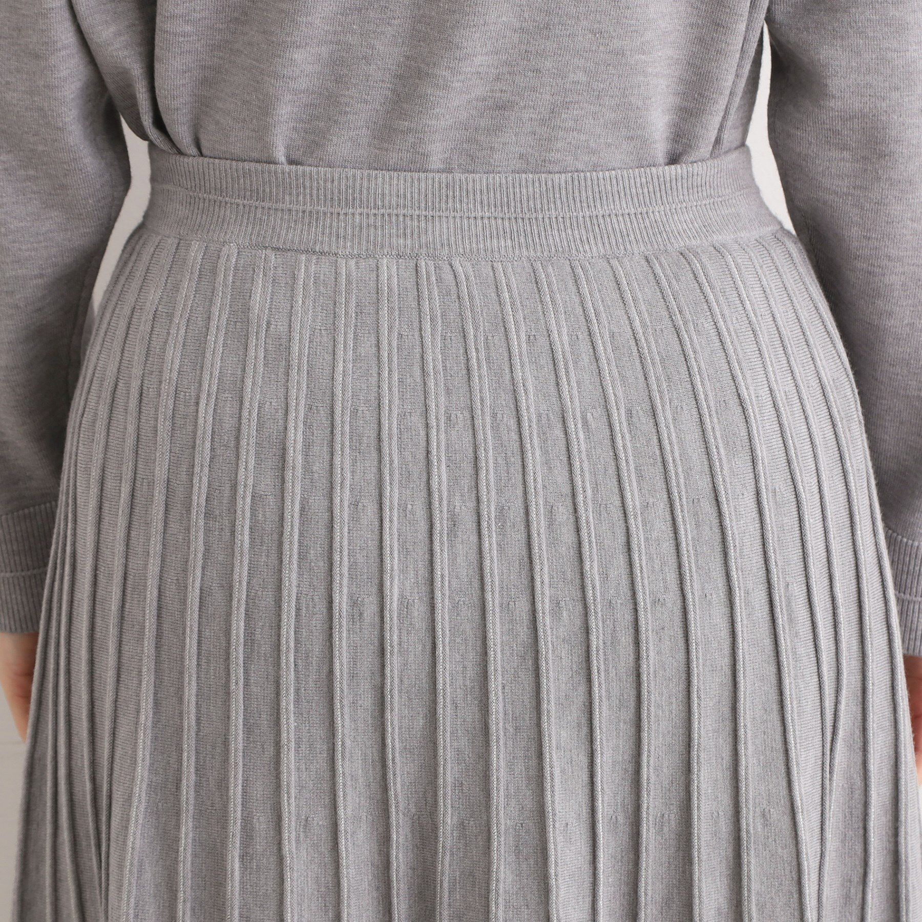 grove「【SETUP可能】冬から春まで軽やかに　ラメラインニットプリーツスカート」|スカート|