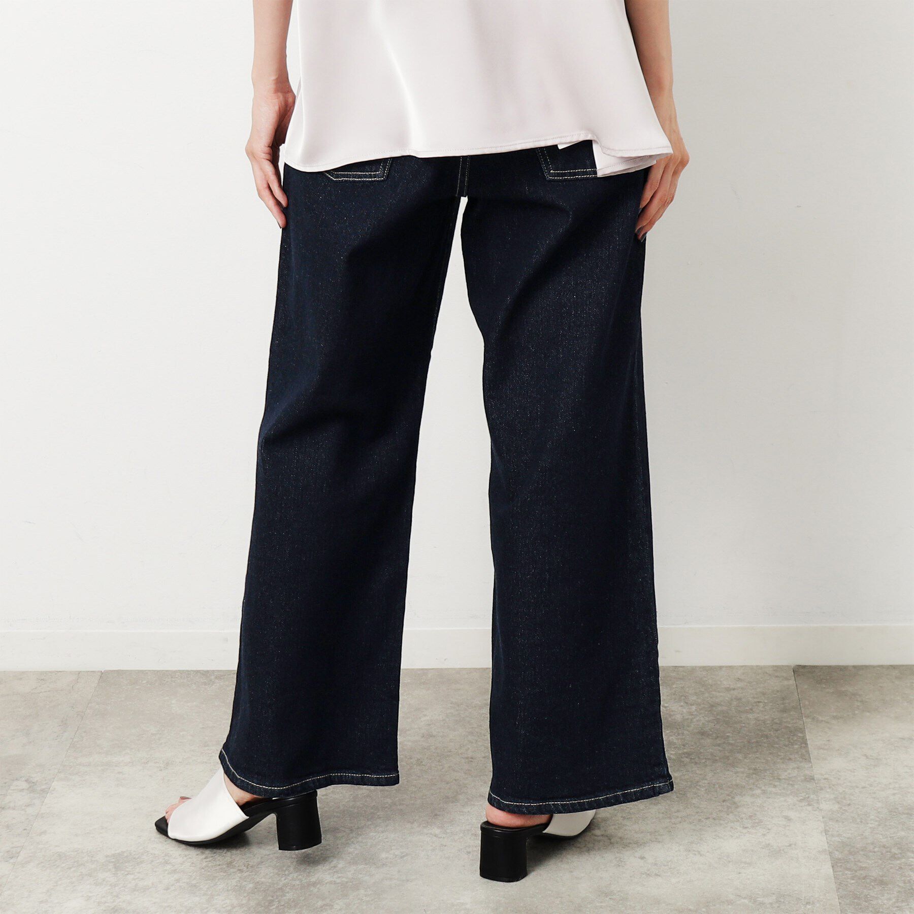 OPAQUE.CLIP「ストレッチタックワイドデニム／オーガニックコットン混【洗濯機洗い可】」|デニム|