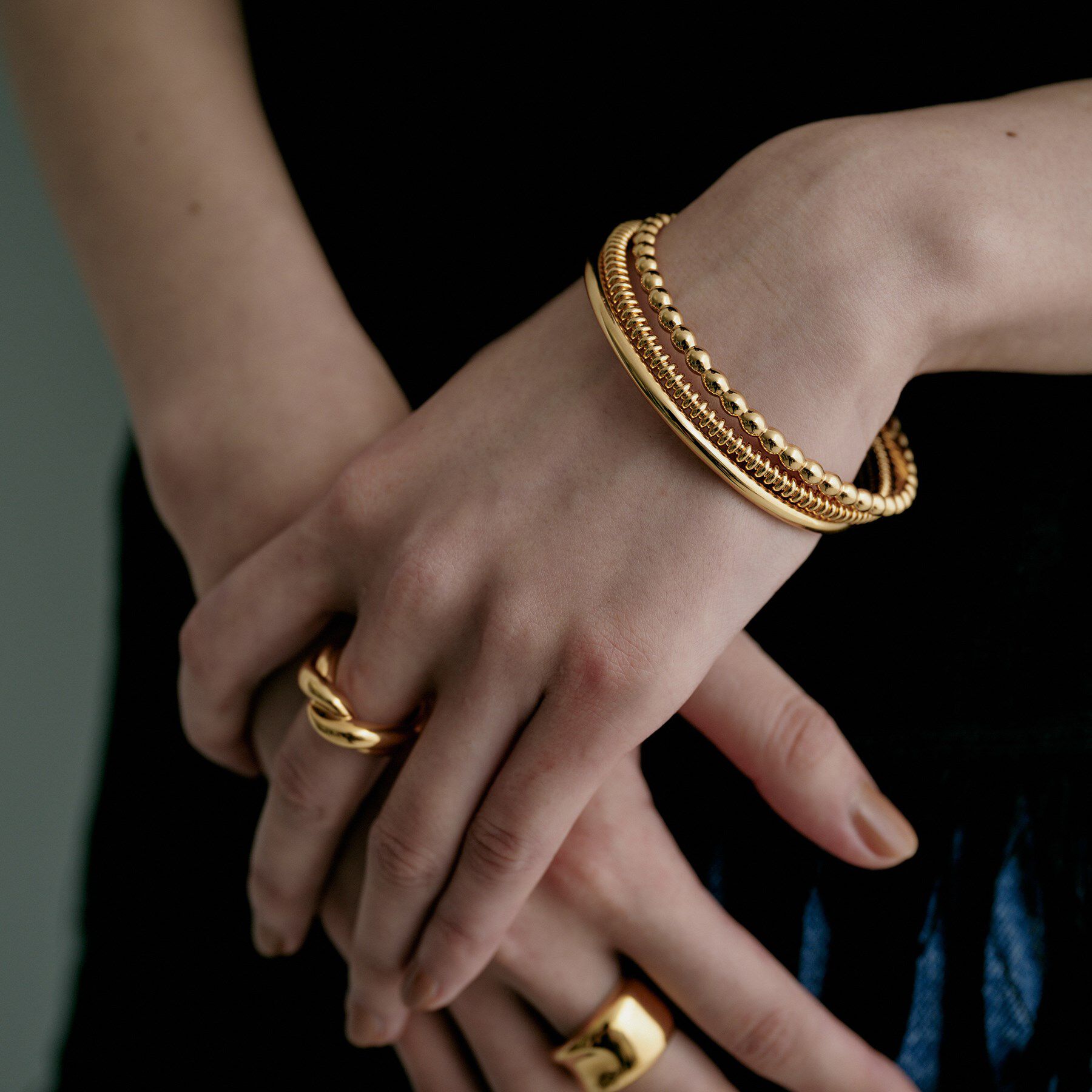 COCOSHNIK ONKITSCH「シルバー ハーフラウンドバングルGP」|ブレスレット・バングル|