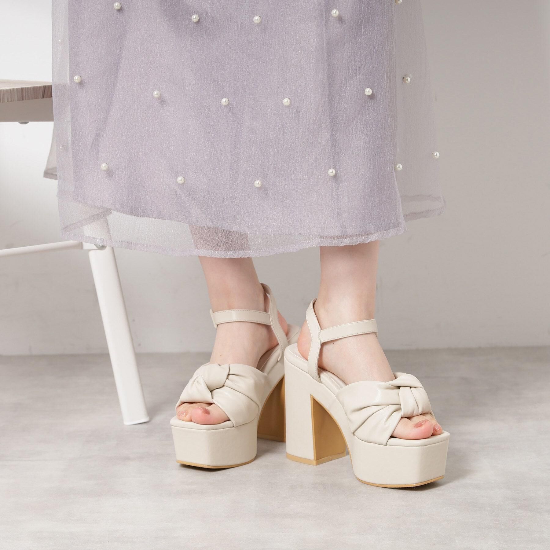 ESPERANZA「【ラク盛り／サンダル】リピーター続出／脚長美脚　ツイストリボンサンダル」|サンダル|ベージュ(052)