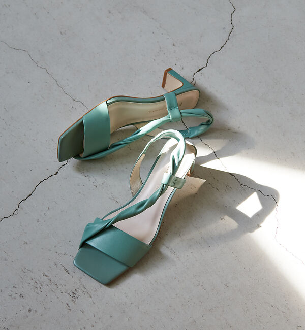 AU BANNISTER「ツイストベルト サンダル」|サンダル|