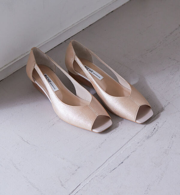 AU BANNISTER「バタフライカット　スクエアオープントゥパンプス」|パンプス|シャンパンゴールド