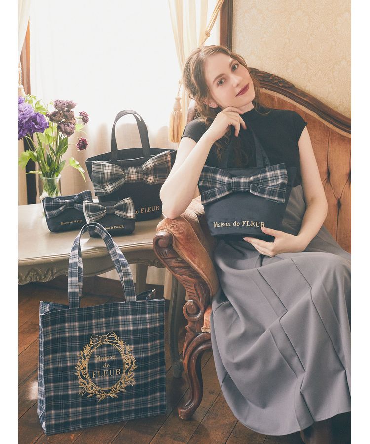 Maison de FLEUR「チェックリボンサテンポーチ」|ポーチ|