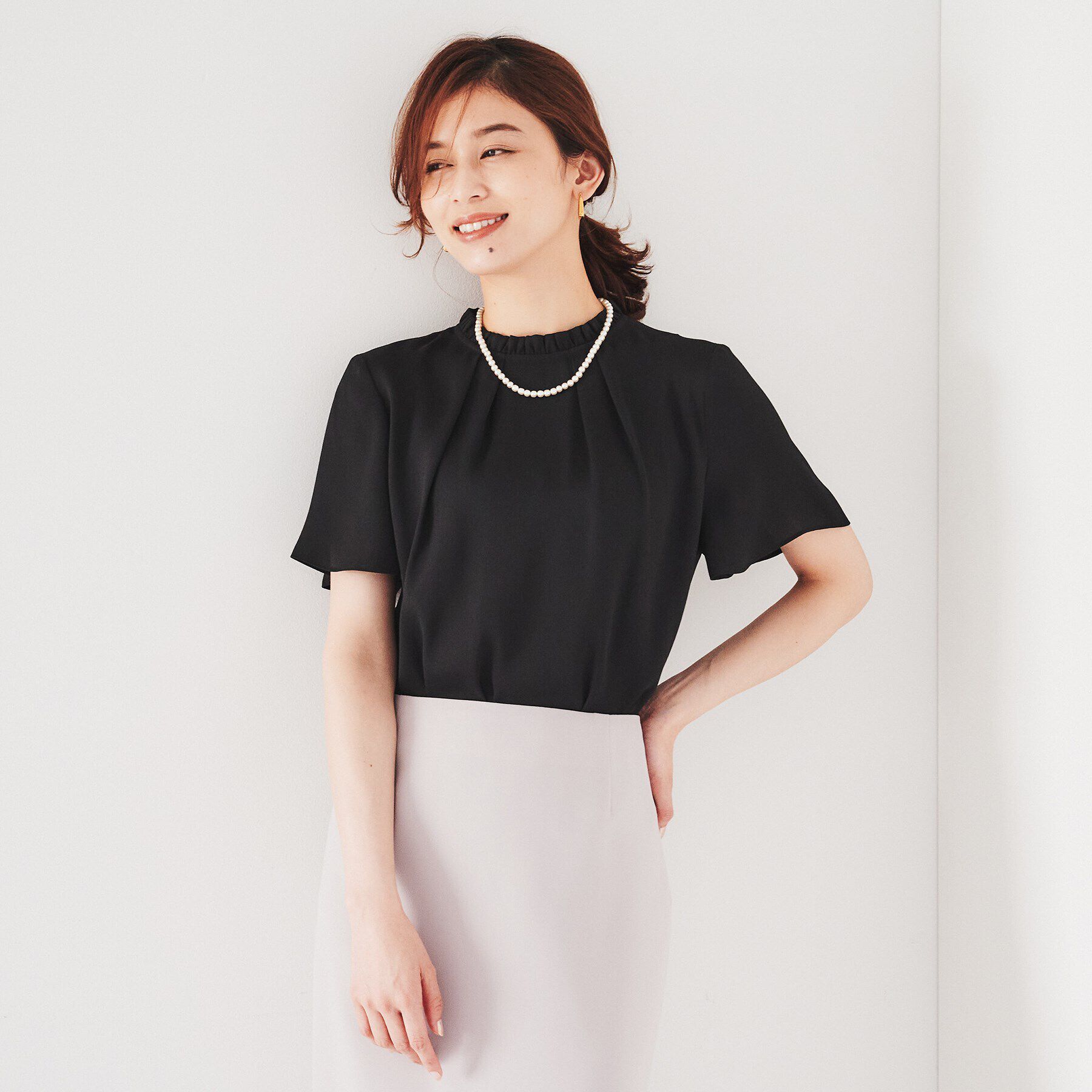 UNTITLED「【ストレッチ/華やかデザイン】フリルスタンドネックブラウス」|シャツ・ブラウス|