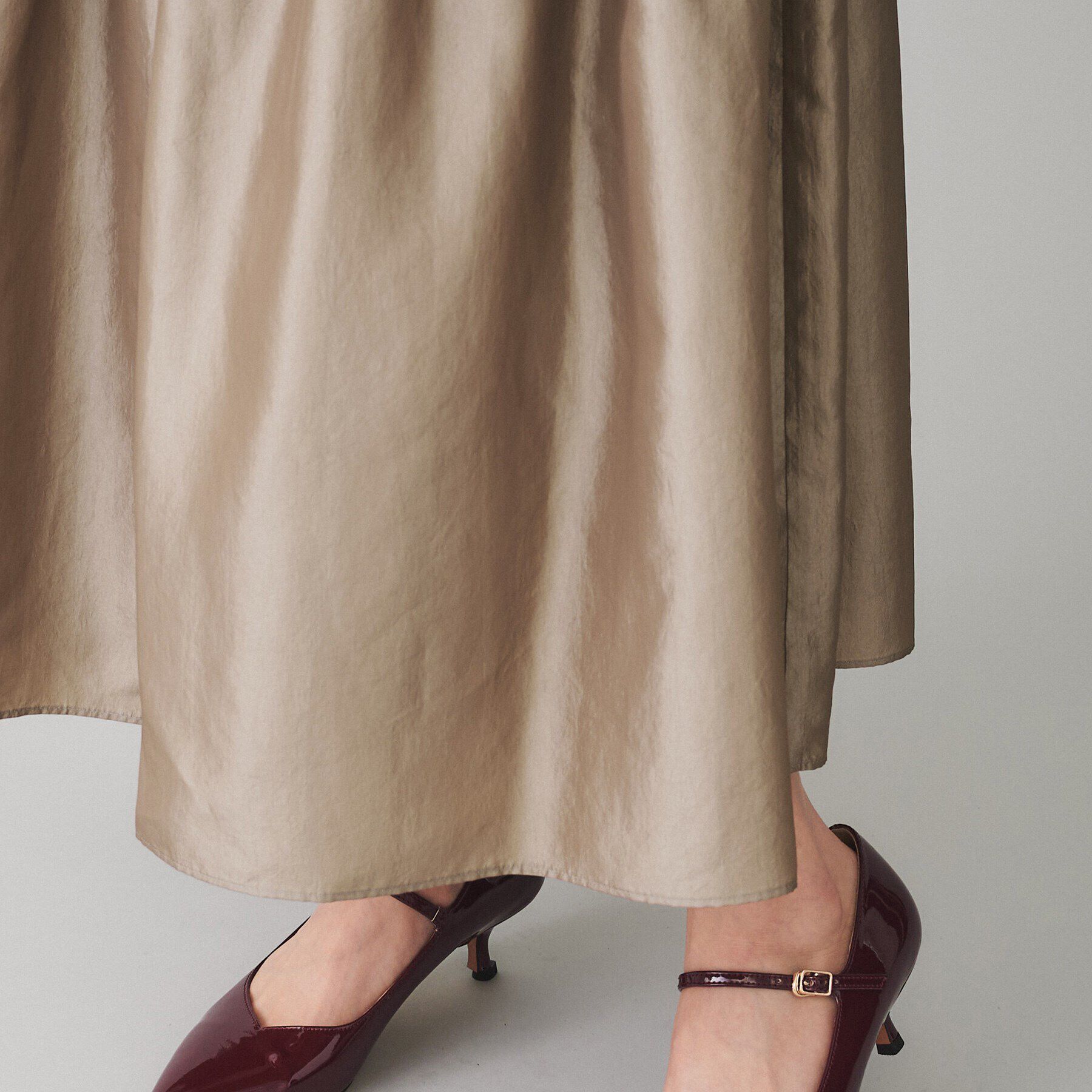 UNTITLED「【Liyoca】シャンブレータフタ ギャザープレススカート」|スカート|