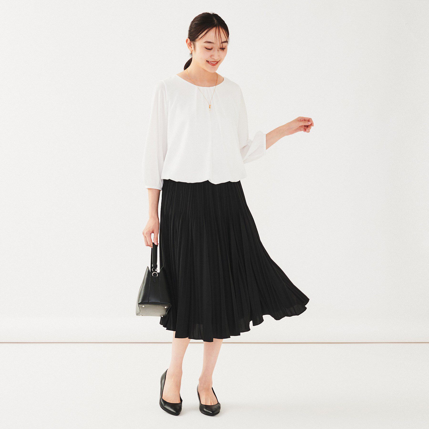 UNTITLED「【通勤】ポリエステルデシン プリーツスカート」|スカート|