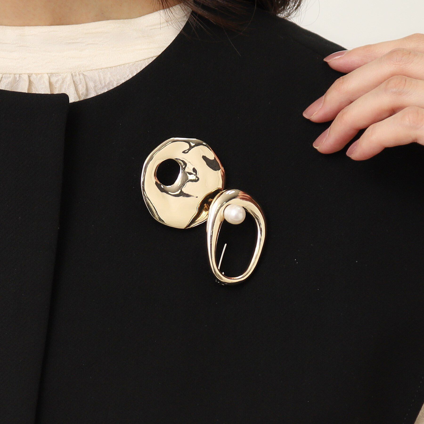 Reflect「オーバル淡水パールブローチ」|ブローチ・コサージュ|