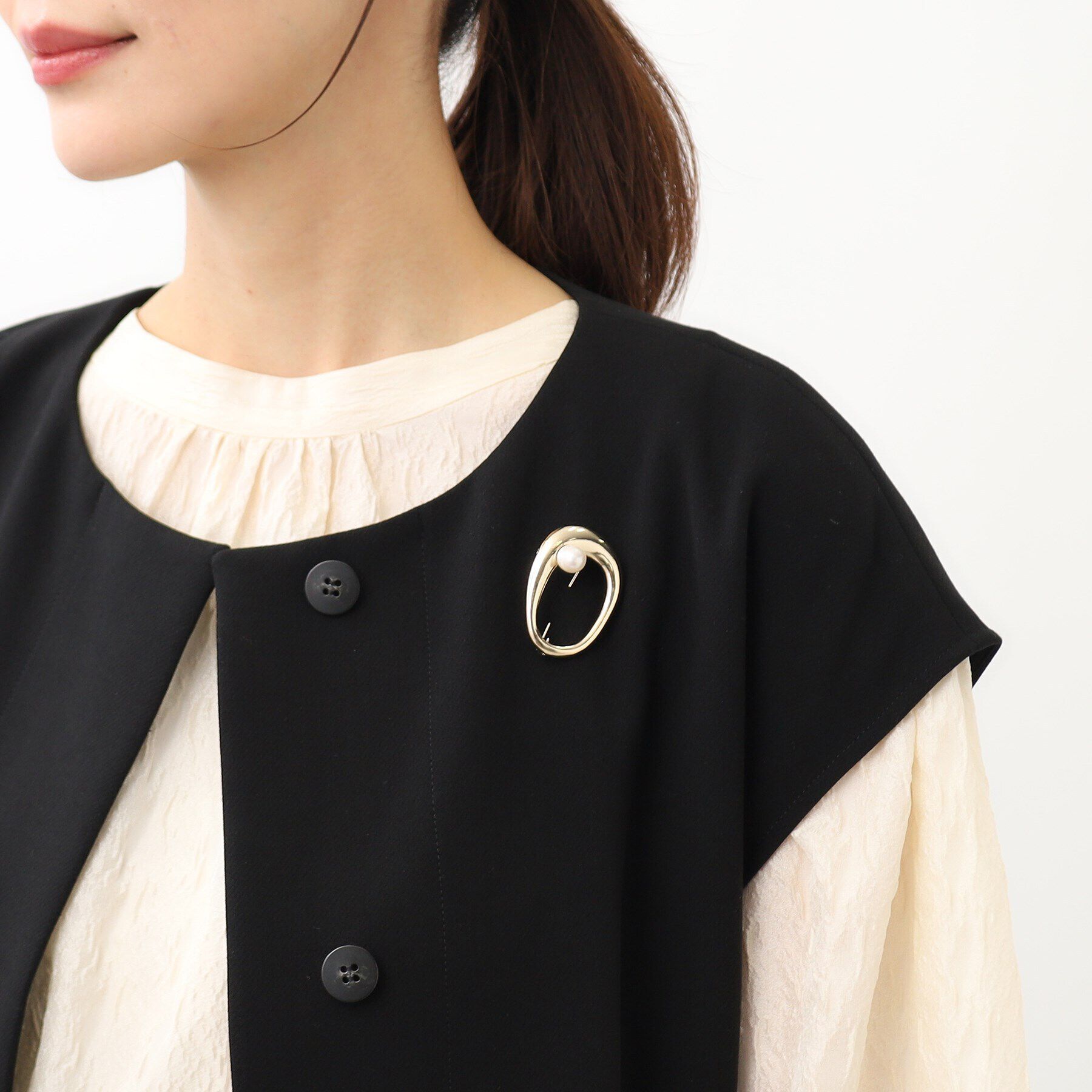 Reflect「オーバル淡水パールブローチ」|ブローチ・コサージュ|