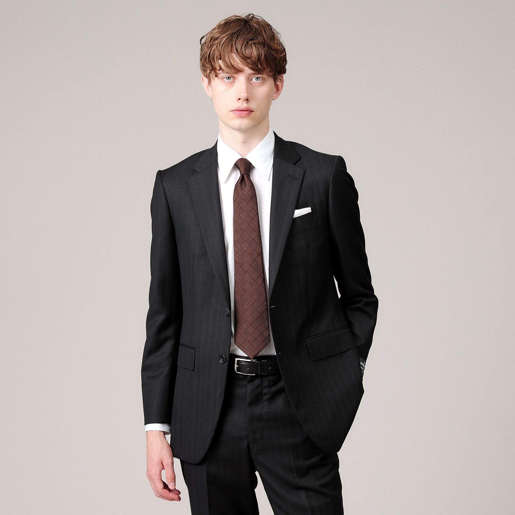 TAKEO KIKUCHI「【DORMEUIL】オルタネートストライプ スーツ」|スーツ|ﾌﾞﾗｯｸ(319)