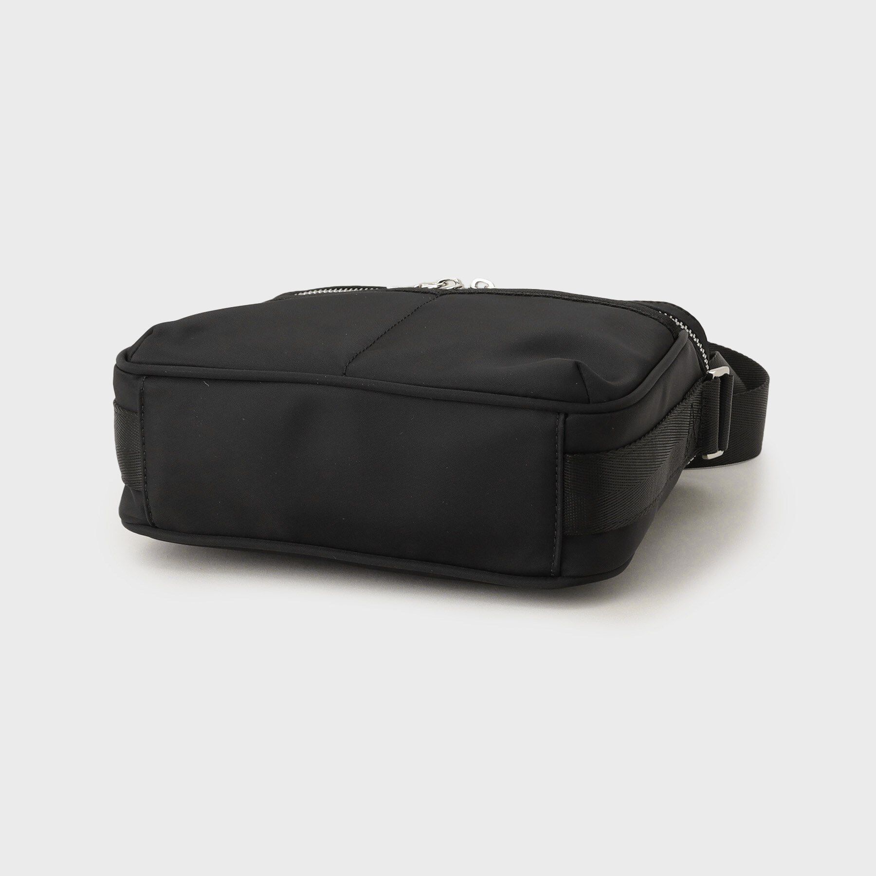 tk.TAKEO KIKUCHI「ナイロンボックスショルダー」|ショルダー・メッセンジャー|