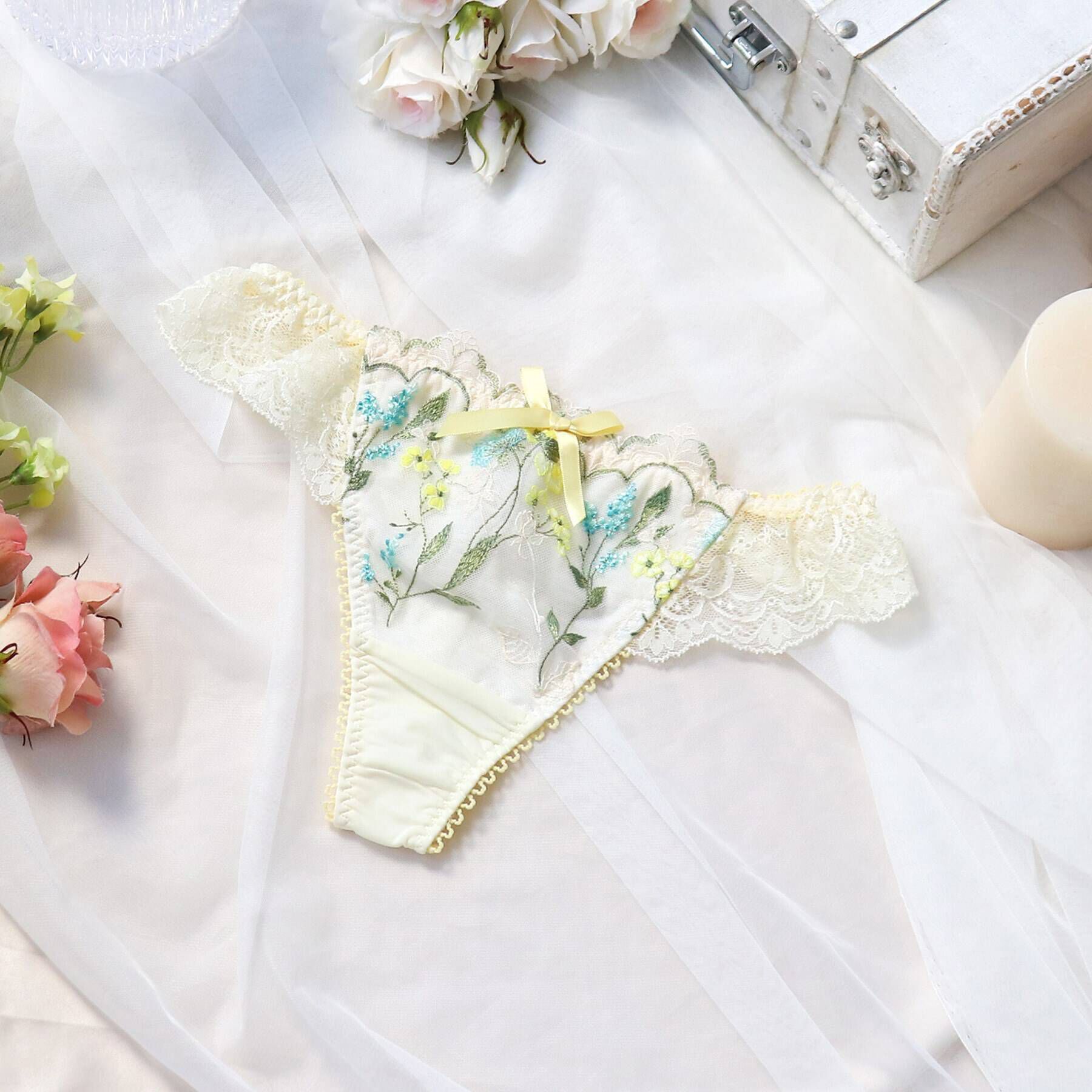 Risa Magli「アンジュ Tバックショーツ」|インナー|イエロー(030)