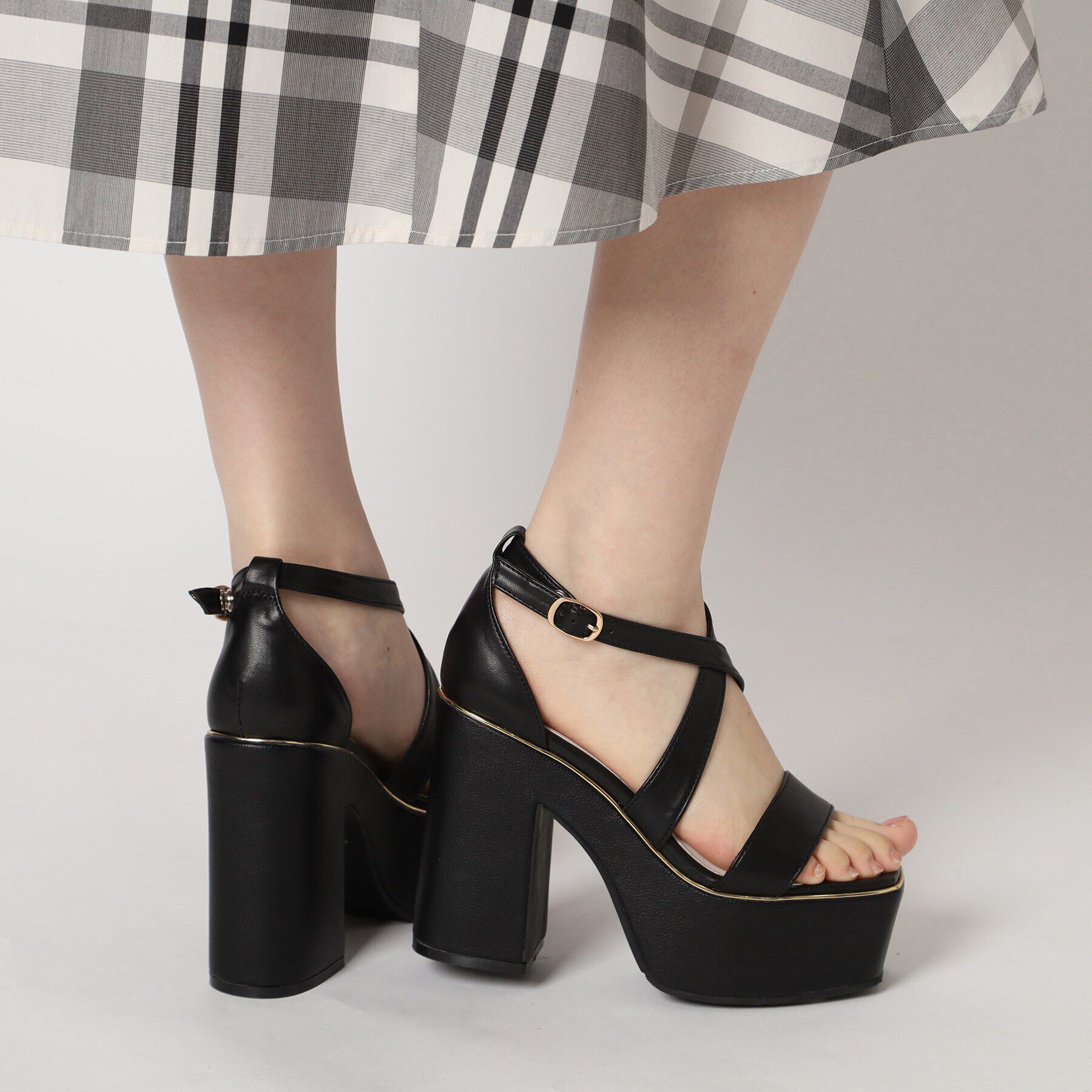 ESPERANZA「ラク盛りクロスストラップサンダル 24SS」|サンダル|