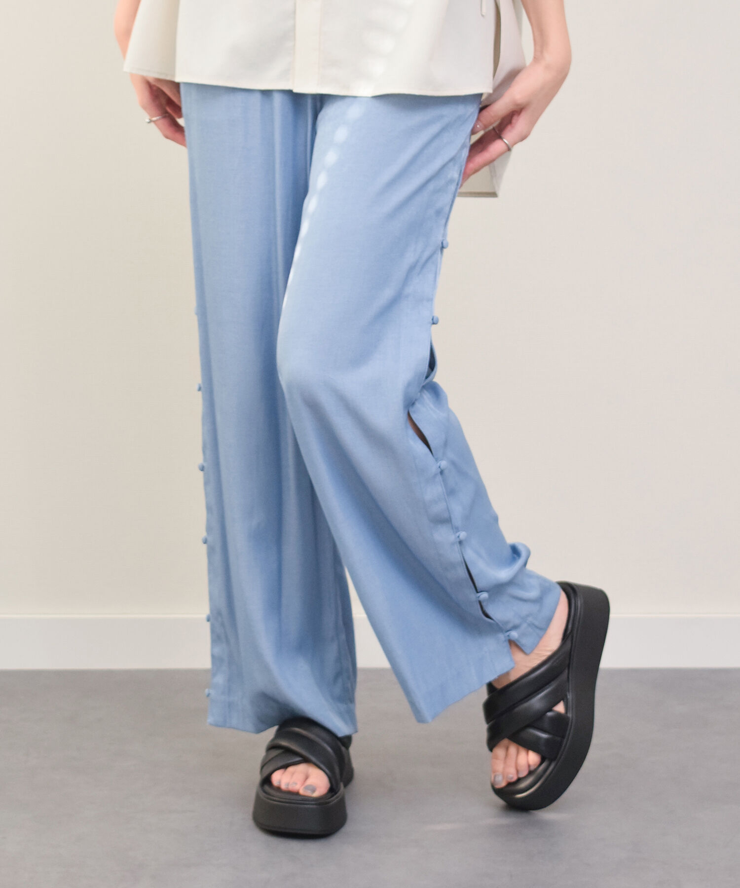 IMPORT SELECT「【VAGABOND】スクエアトウ厚底クロスストラップサンダル(E52103)」|サンダル|