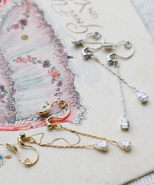 colleca la「ループフィット・小粒ストーンのチェーンイヤリング」|イヤリング|