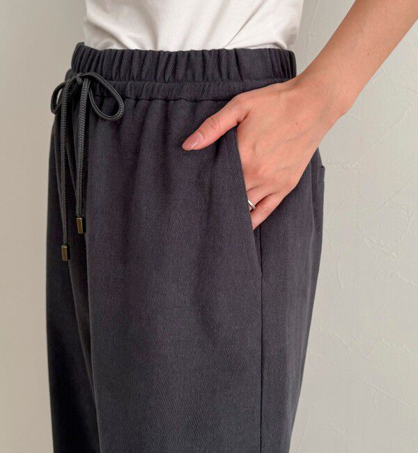 fredy emue「シルキーウォームセミワイドイージーパンツ」|チノ|