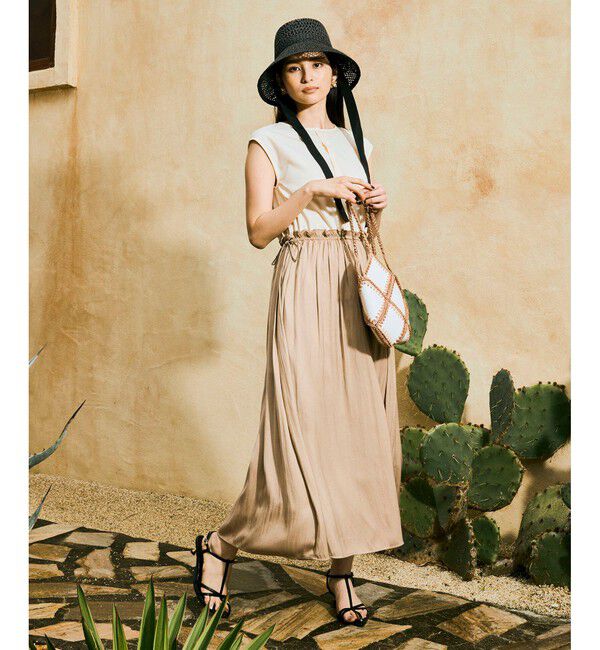 VIS「ナロークロスメタルヒールサンダル」|サンダル|