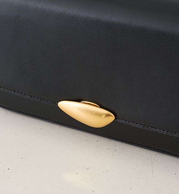 Rouge vif「【MAESTOSO/マエストソ】NOA BAGUETTE レザーショルダーバッグ」|ショルダー・メッセンジャー|