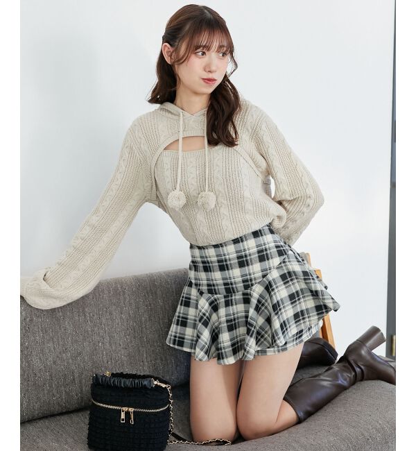  「ポンポン付きフードケーブルニット」|ニット・セーター|