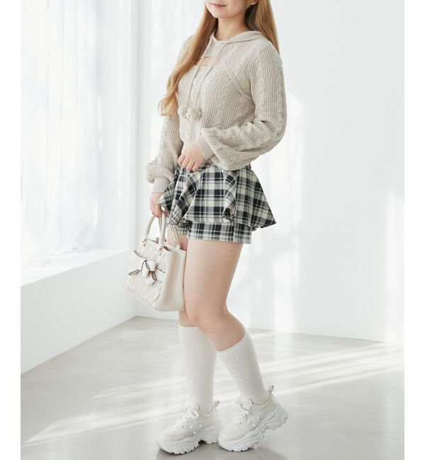  「ポンポン付きフードケーブルニット」|ニット・セーター|