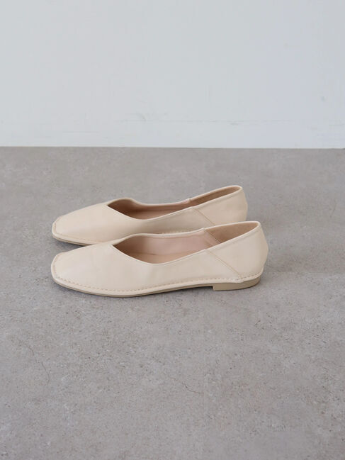  「【WEB限定】ふっくらクッションアウトステッチフラットシューズ」|パンプス|